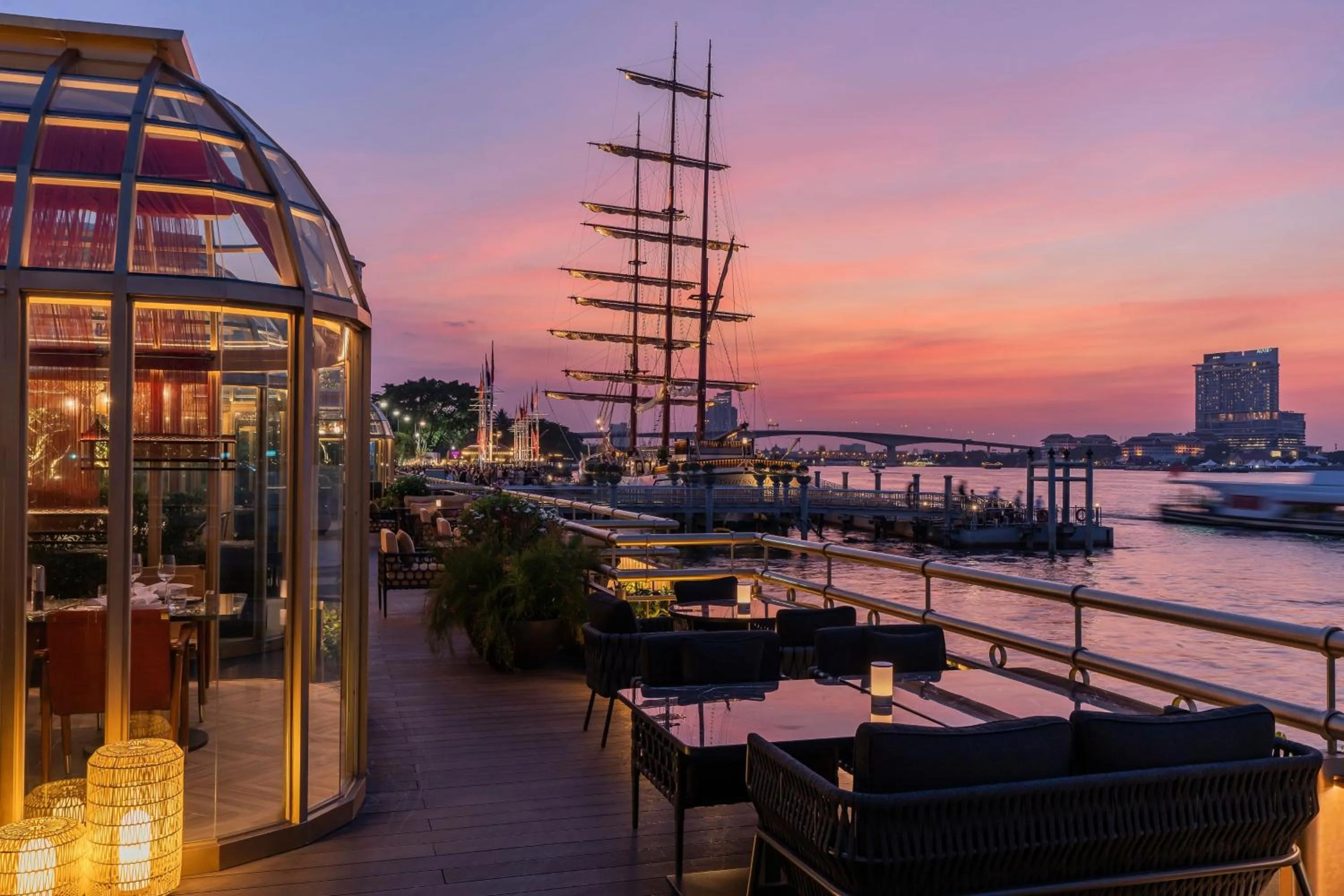 Restaurant/places to eat in Bangkok Marriott Marquis Queens Park