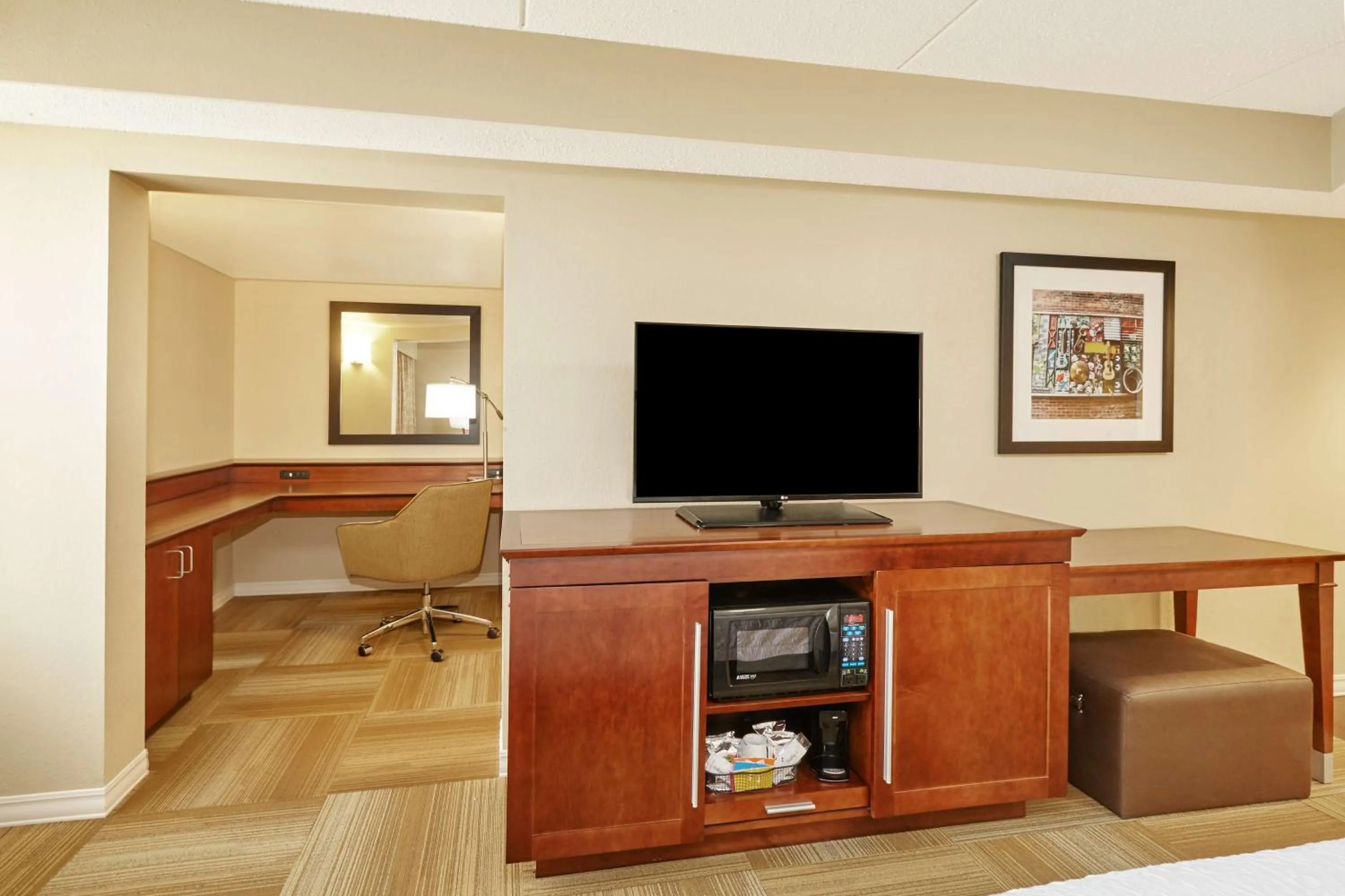 Bed in Hampton Inn Lafayette