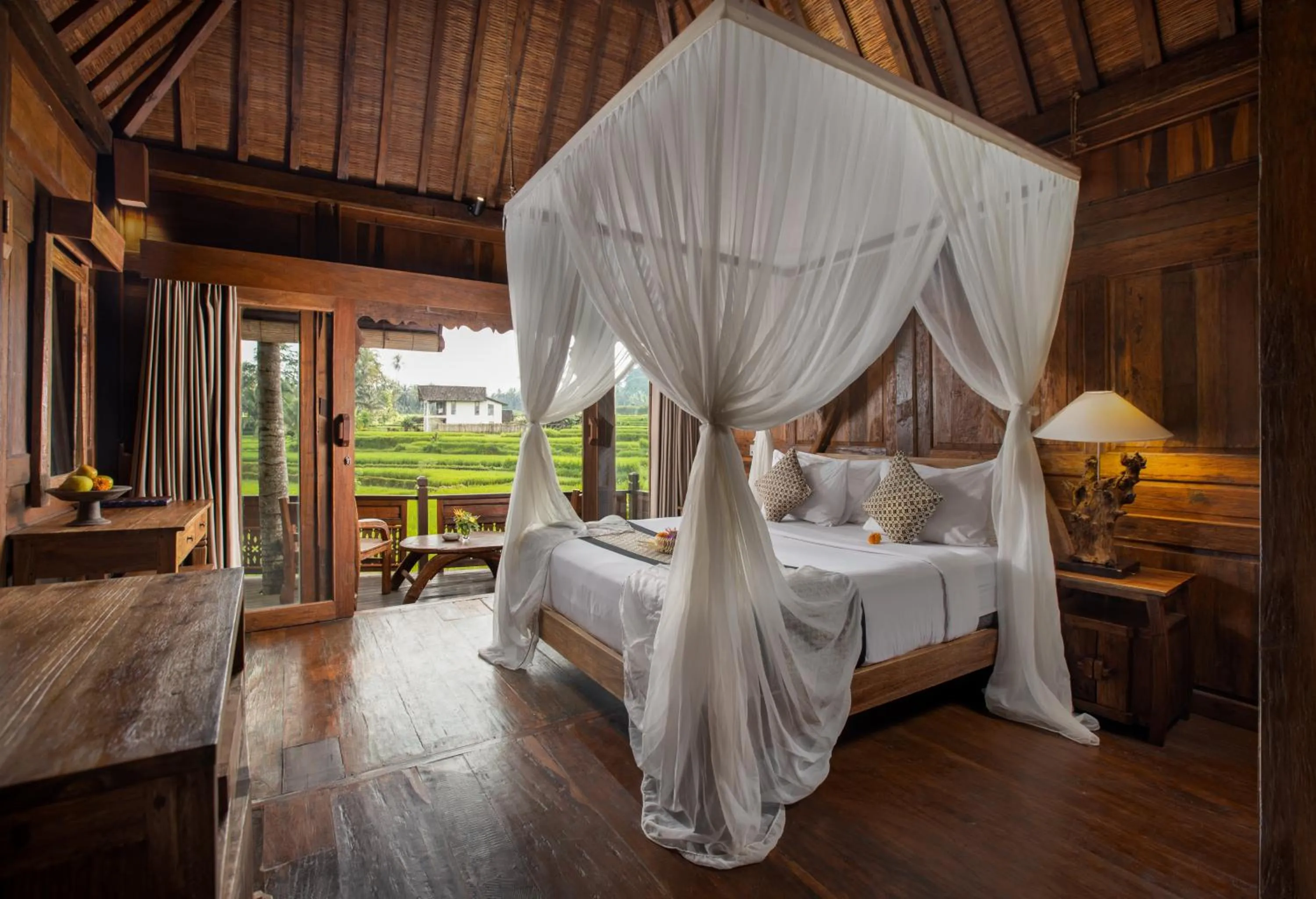 Bed in Madani Antique Villas