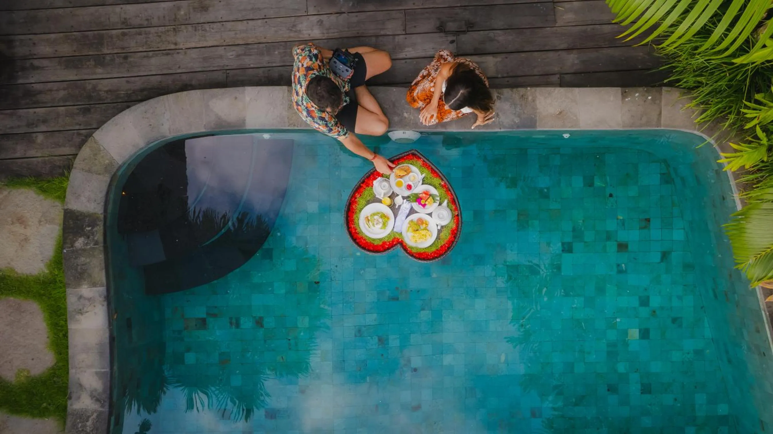 Swimming pool in Madani Antique Villas