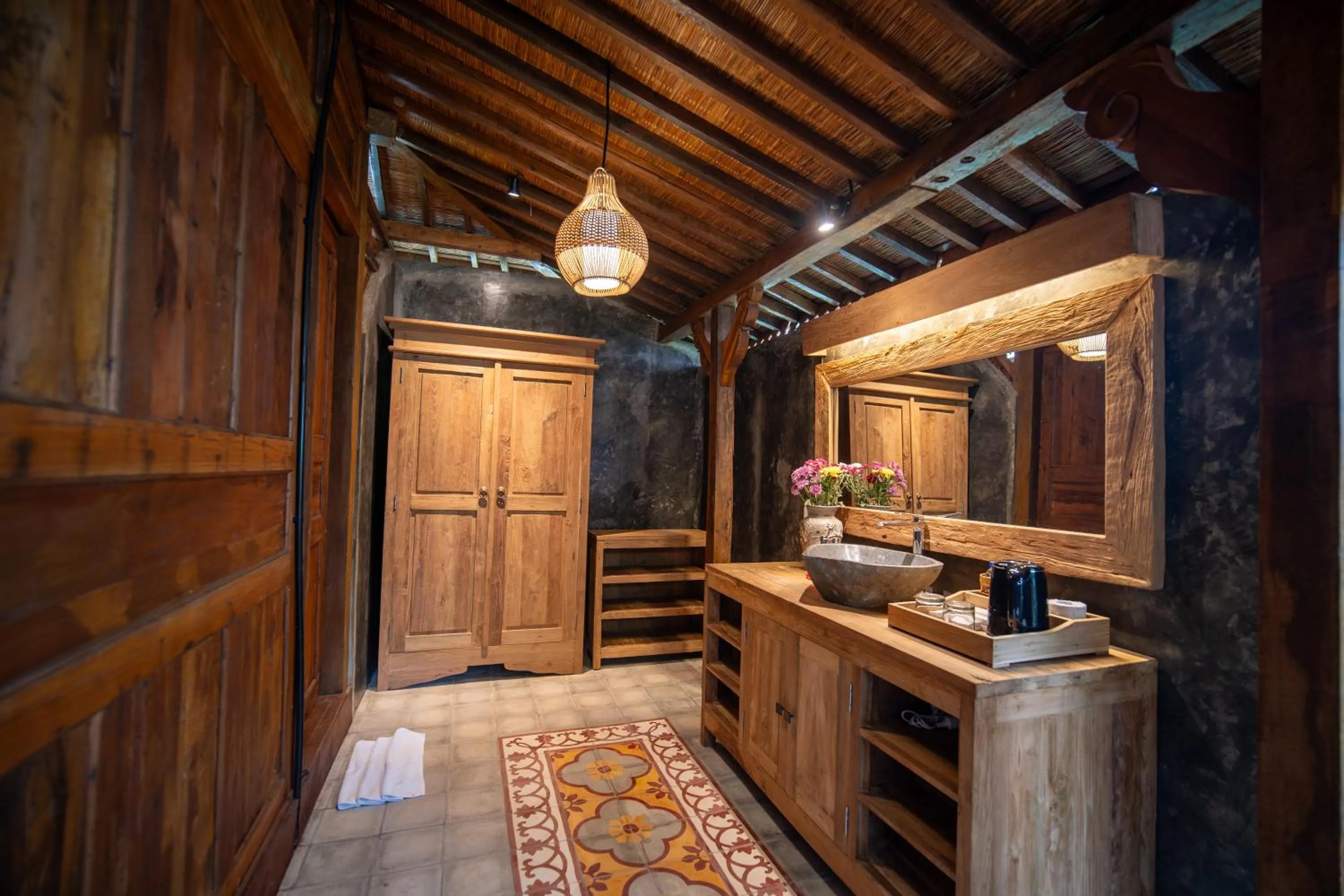 wardrobe in Madani Antique Villas