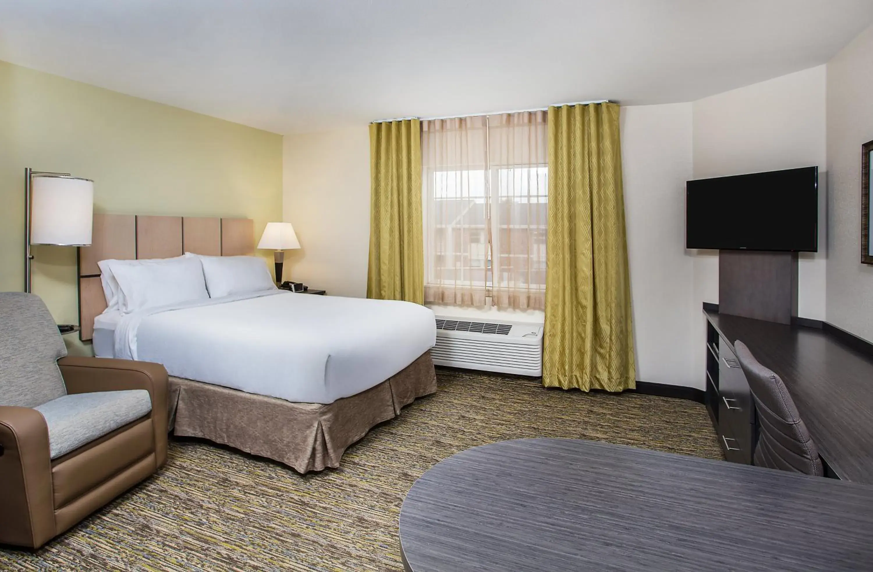 Queen Room - Mobility/Hearing Access - Non-Smoking in Candlewood Suites Bowling Green by IHG Queen Room - Mobility/Hearing Access - Non-Smoking in Candlewood Suites Bowling Green by IHG