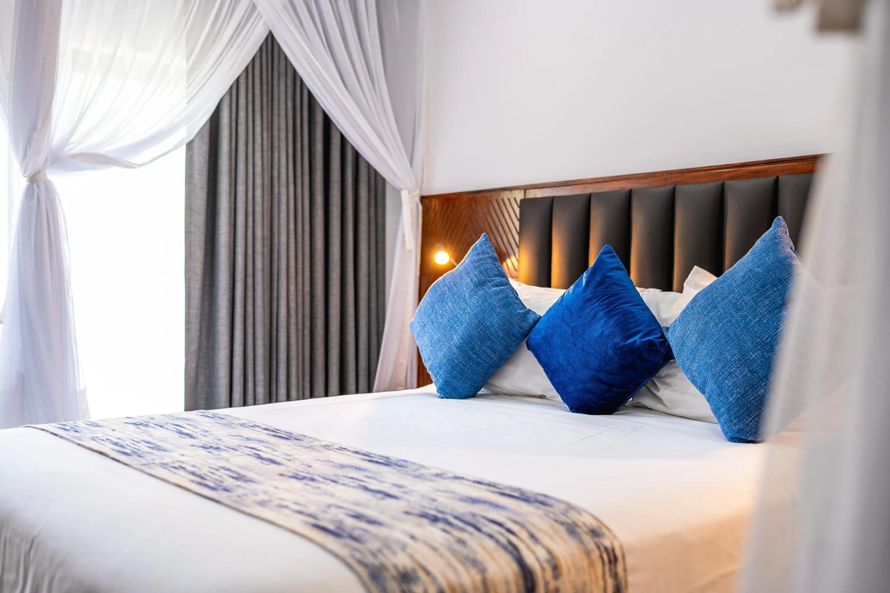 Bed in Azambezi River Lodge