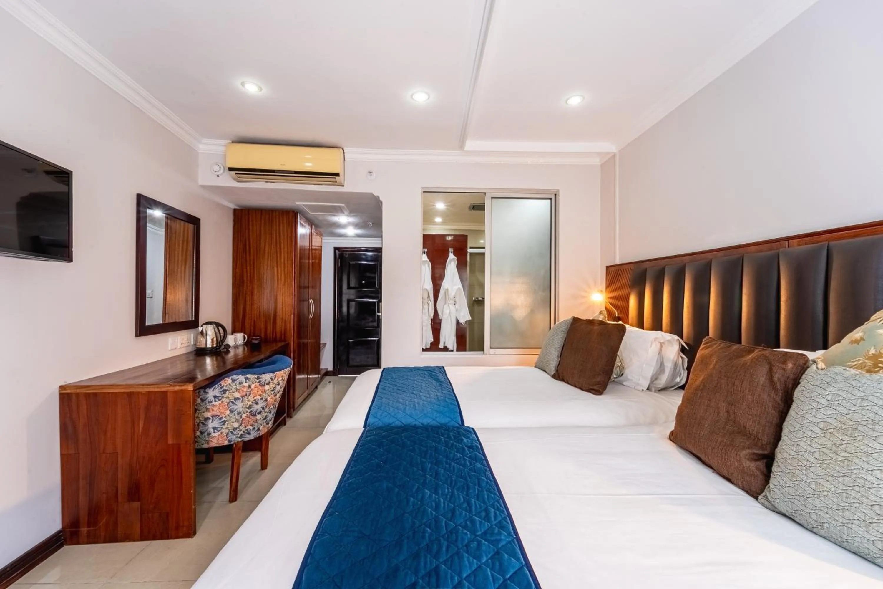 Bed in Azambezi River Lodge