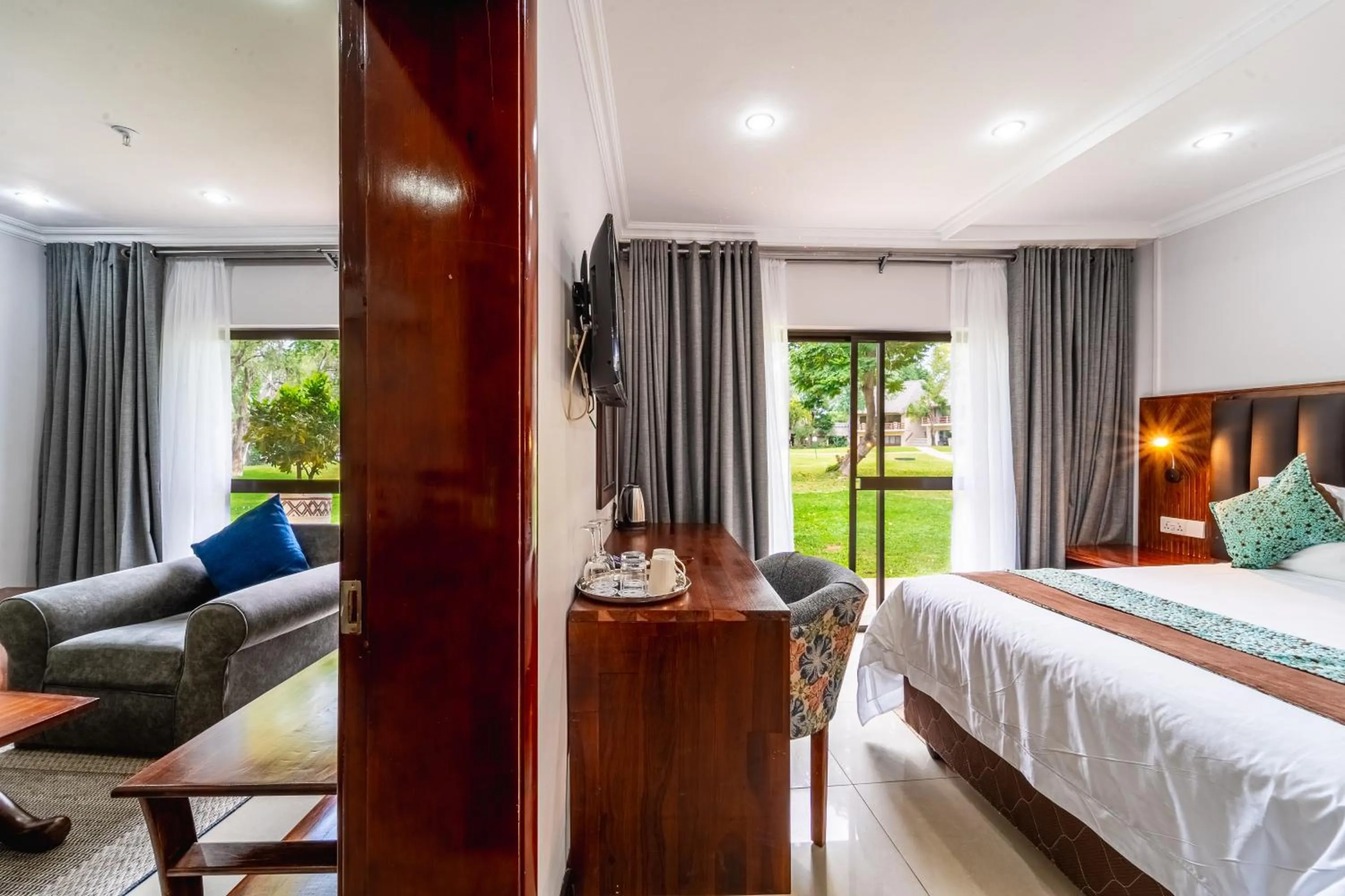 Photo of the whole room, Bed in Azambezi River Lodge