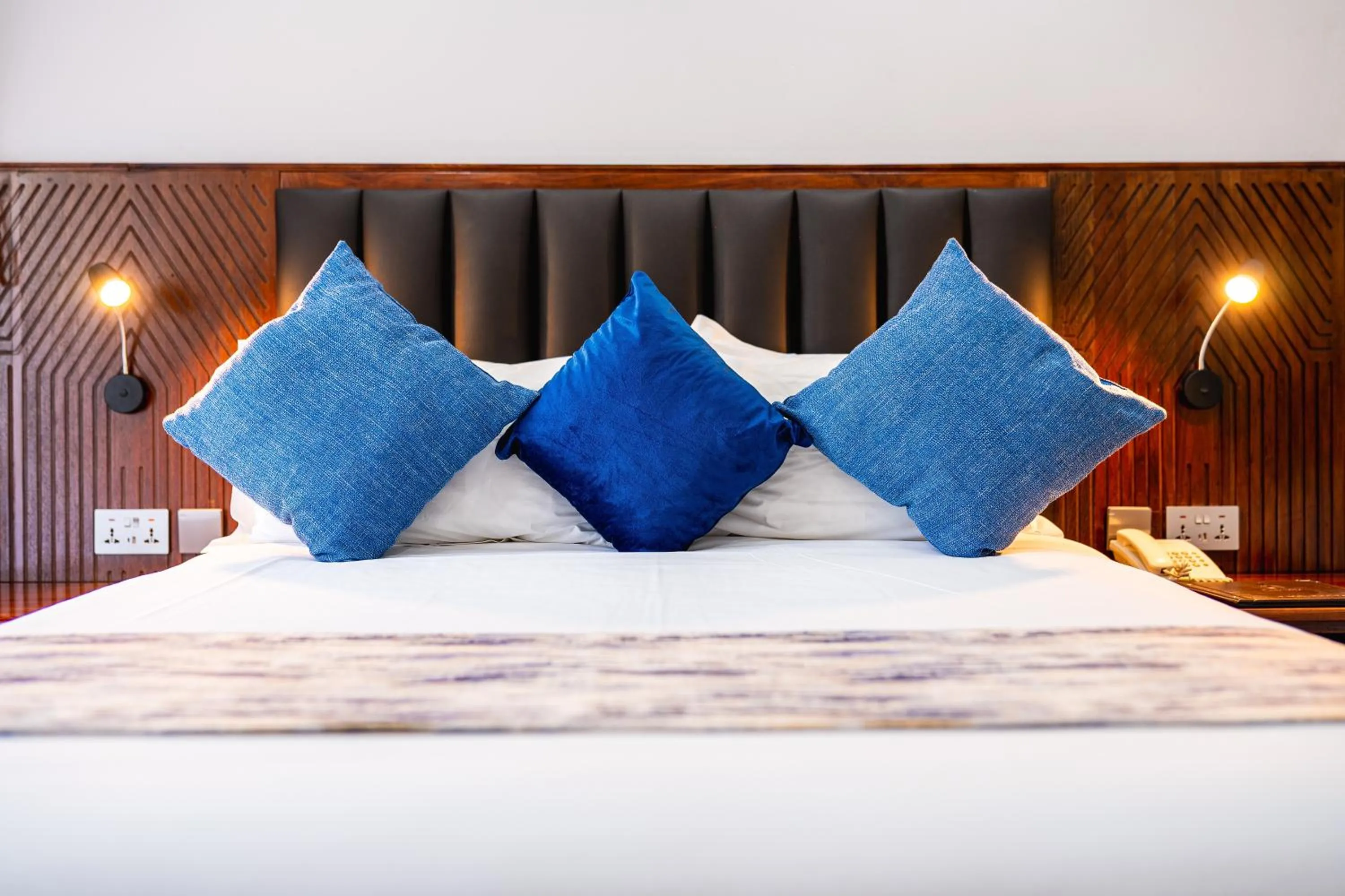 Bed in Azambezi River Lodge