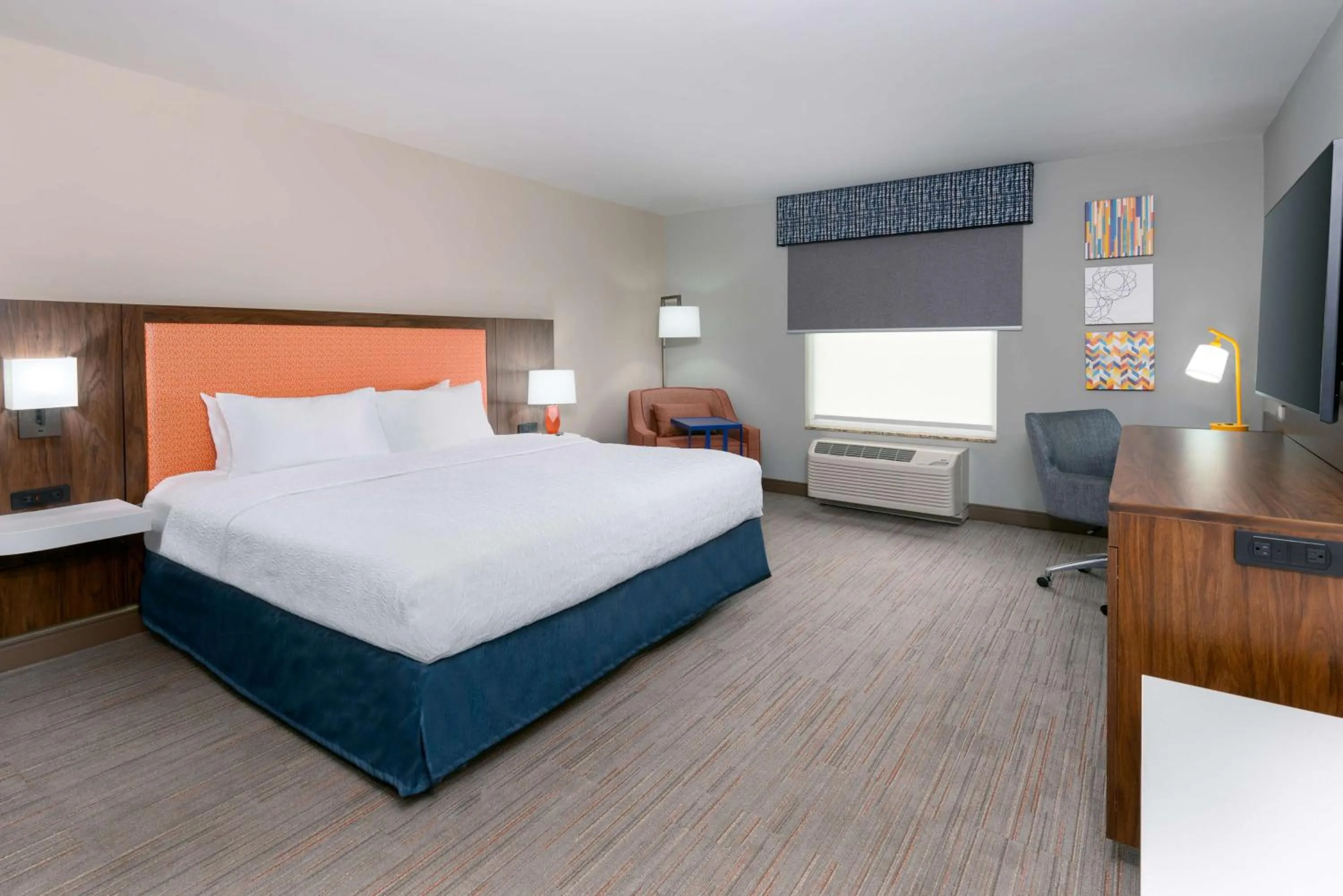 Bed in Hampton Inn & Suites Murfreesboro