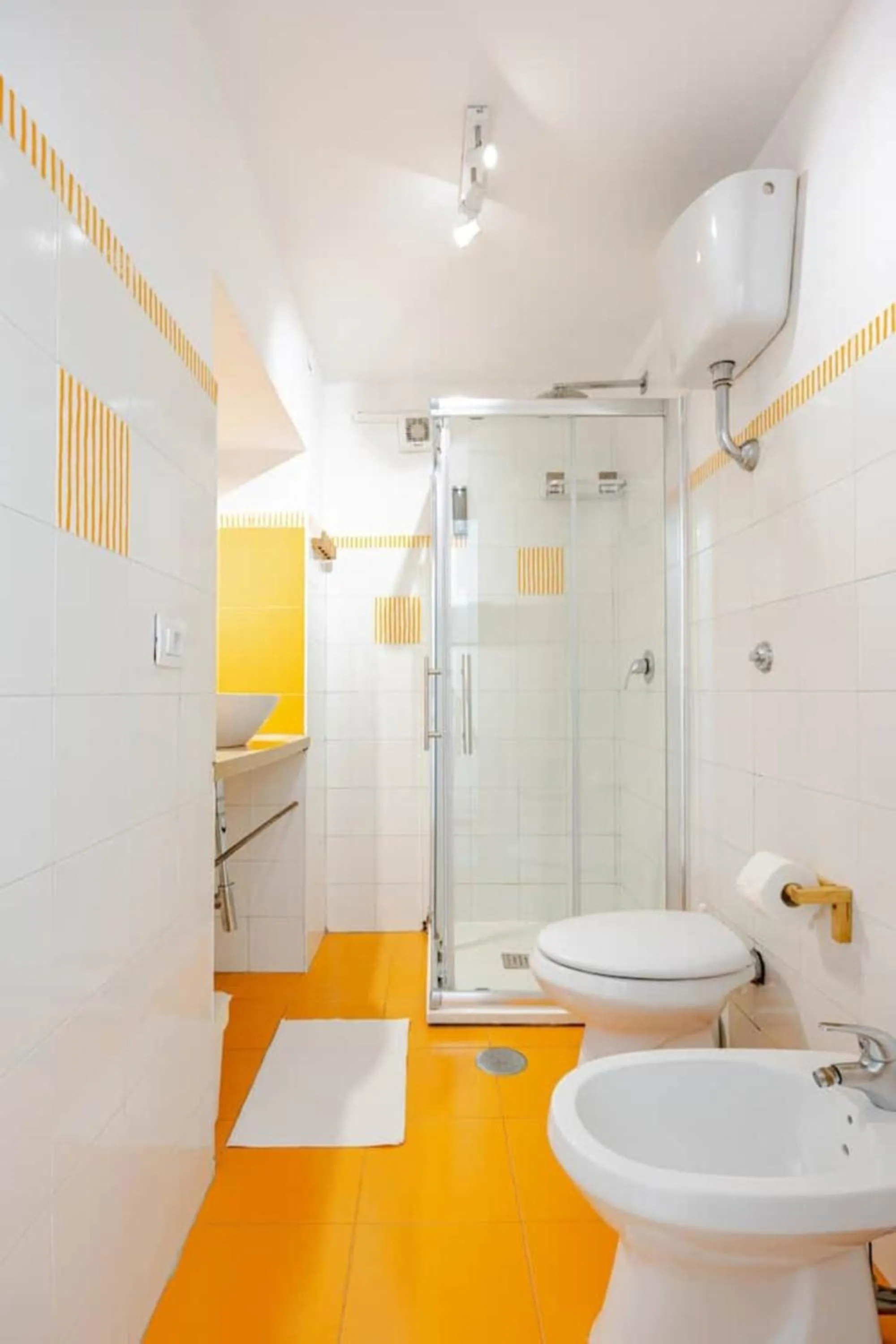 Bathroom in I Colori di Napoli