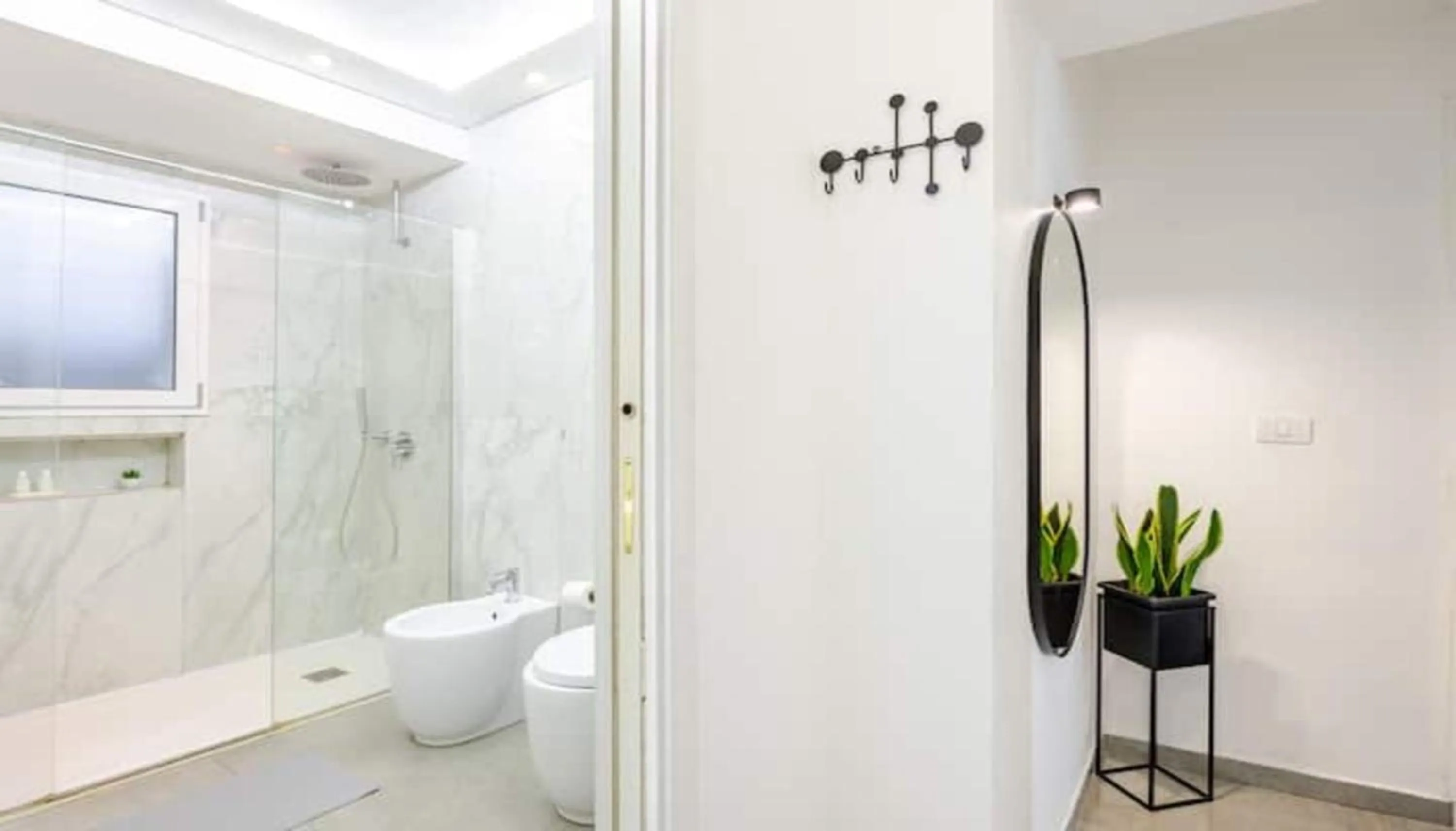 Bathroom in I Colori di Napoli