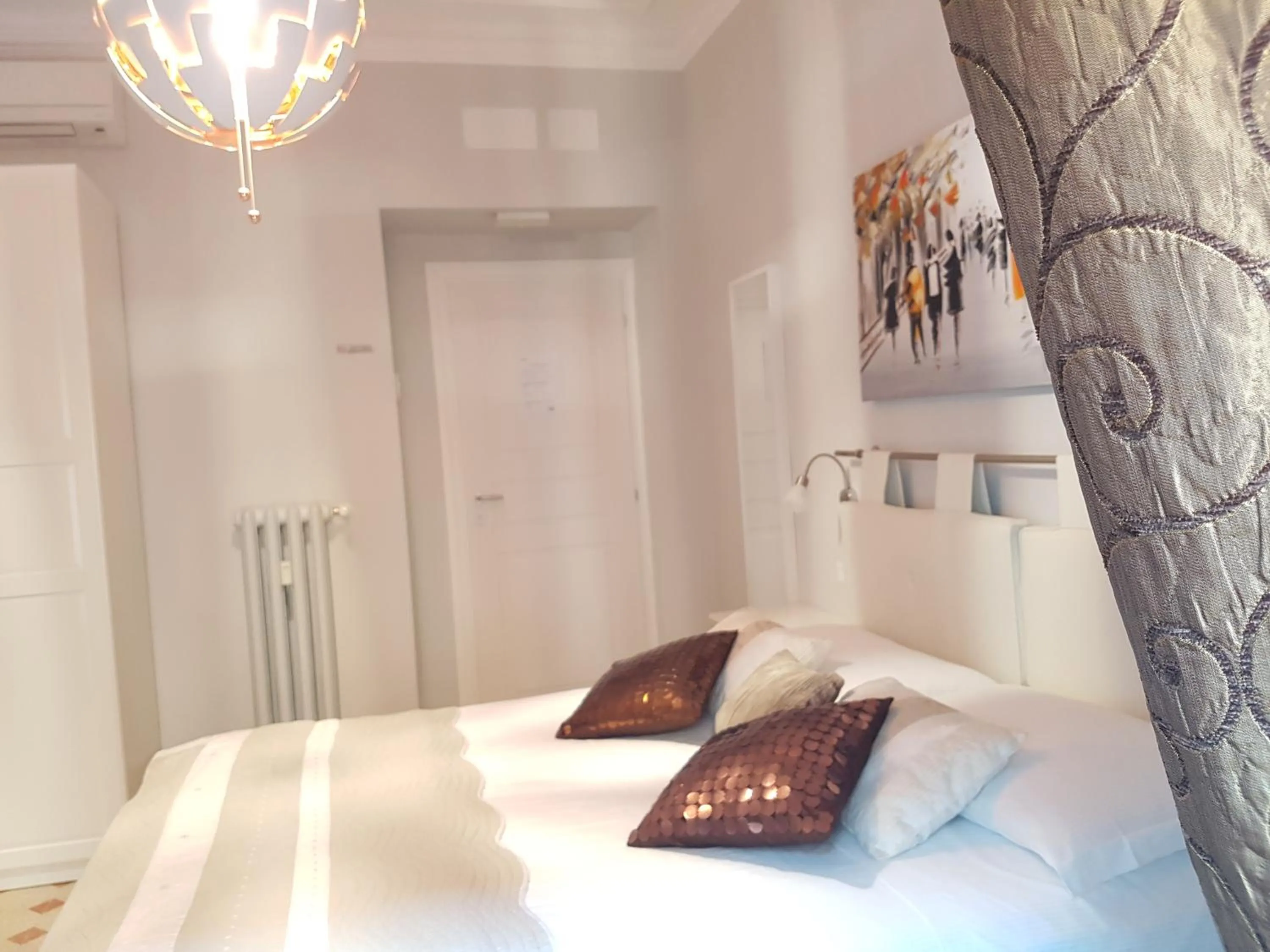 cot, Bed in Residenza Vatican Suite