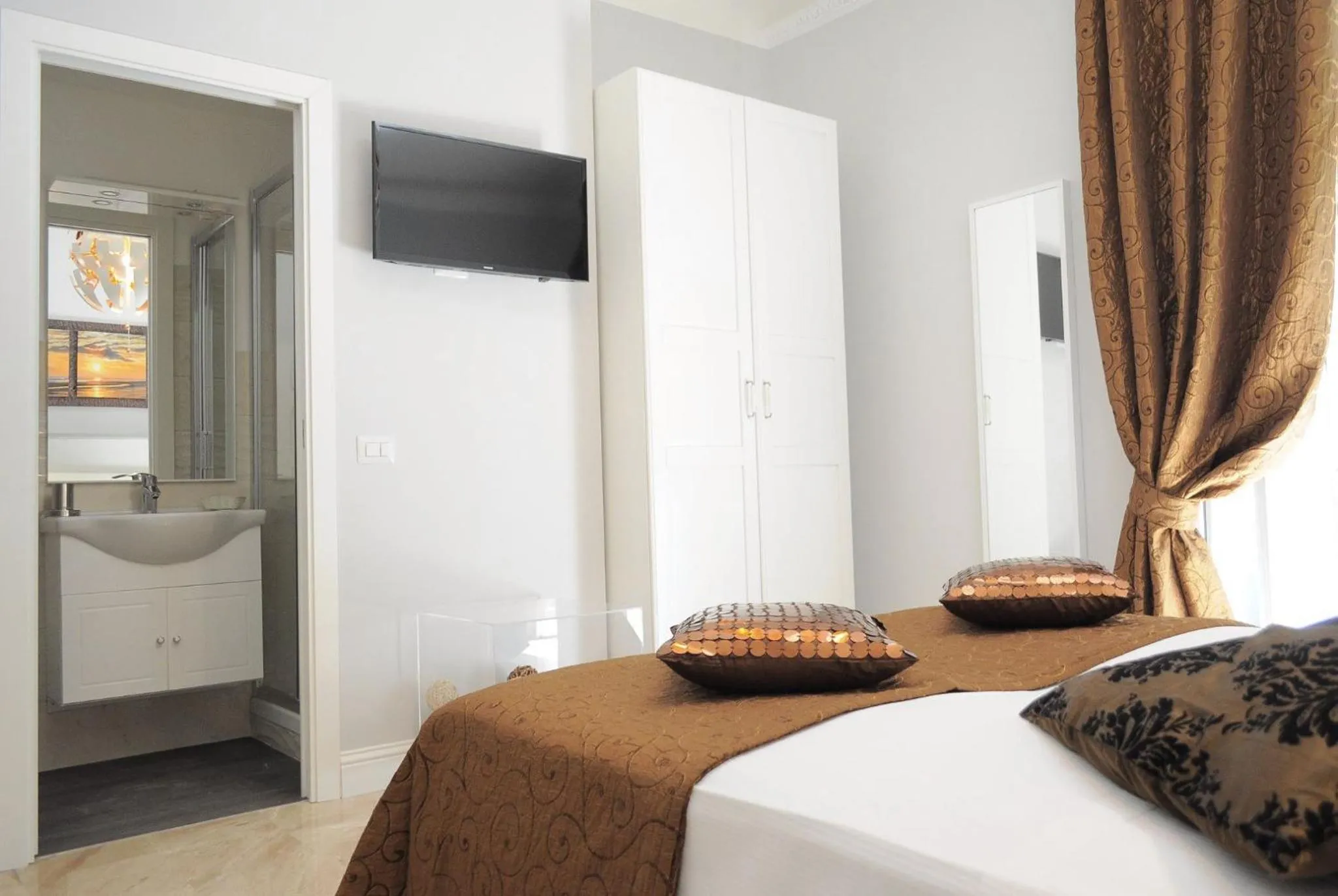 Bed in Residenza Vatican Suite