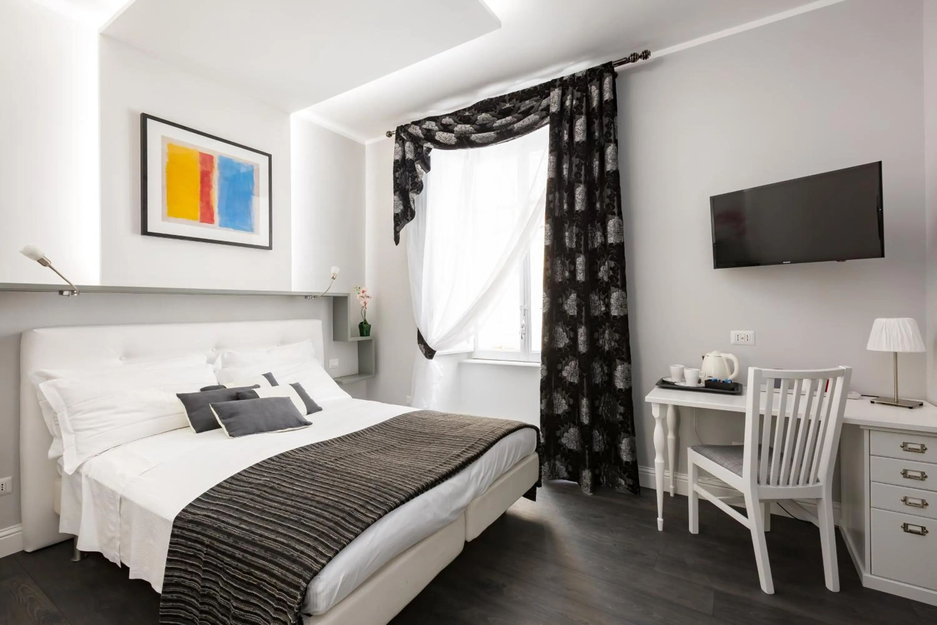 TV and multimedia, Bed in Residenza Vatican Suite