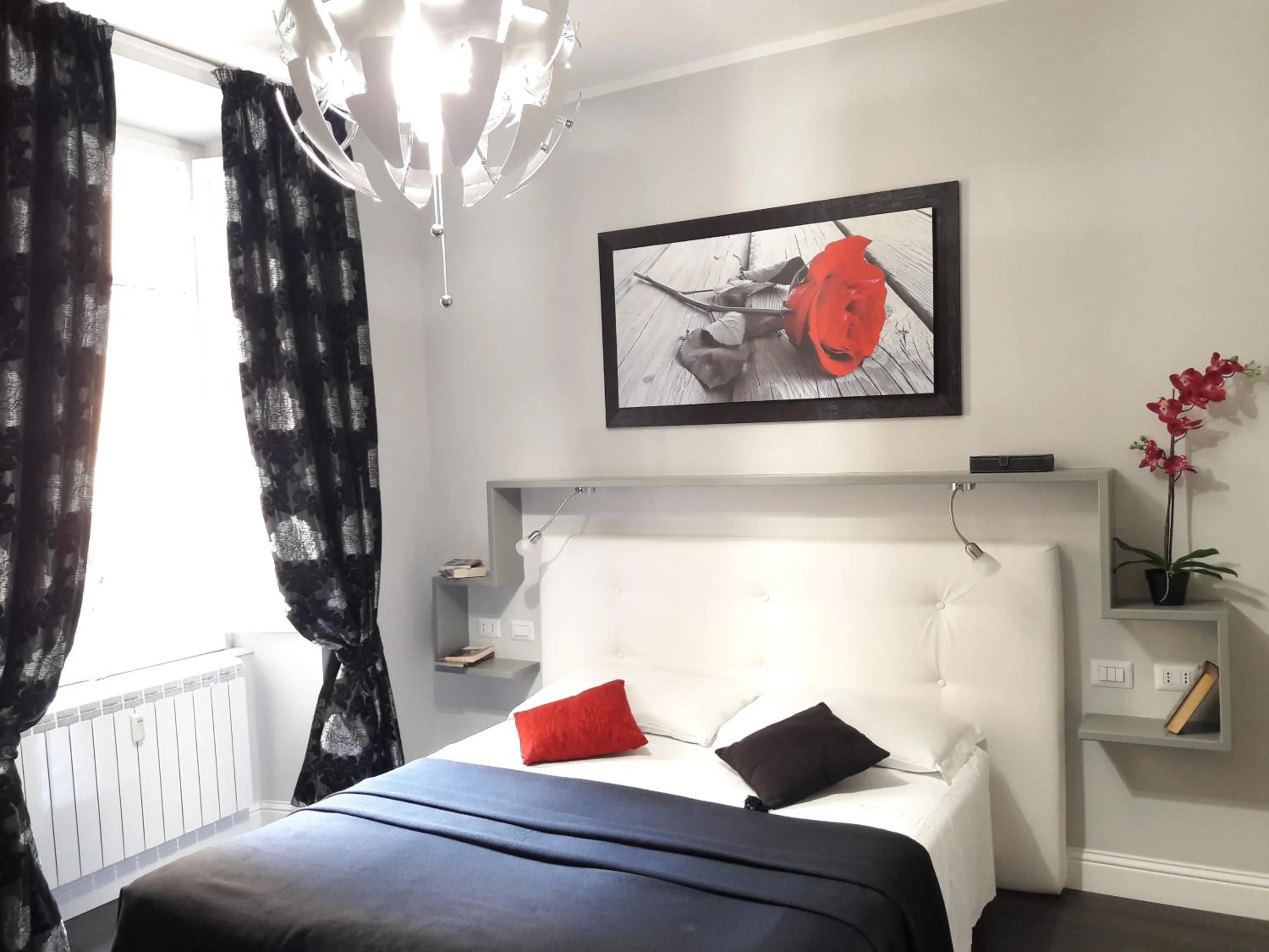 TV and multimedia, Bed in Residenza Vatican Suite