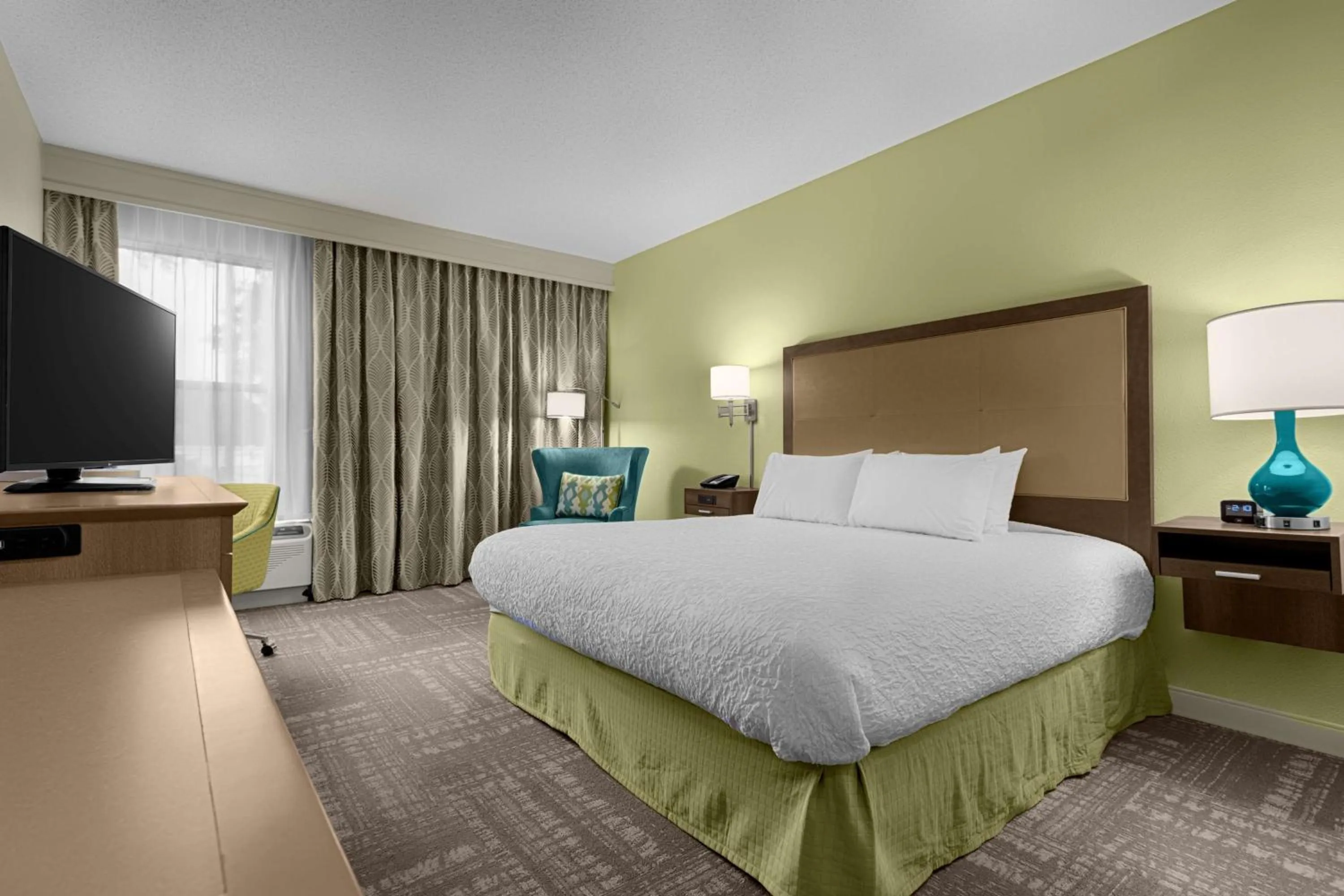 Bedroom, Bed in Hampton Inn Pawleys Island