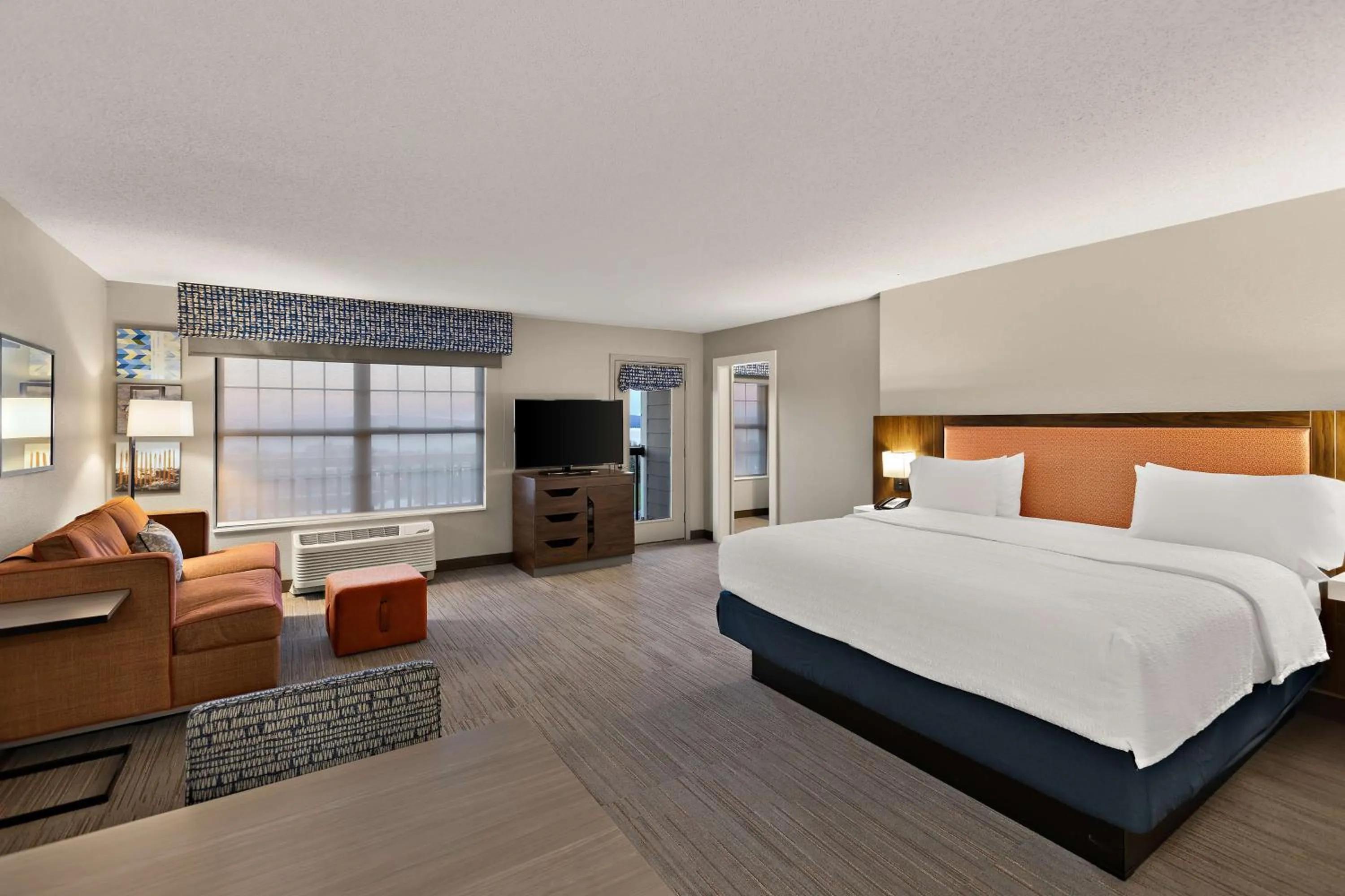 Bedroom, Bed in Hampton Inn & Suites Petoskey