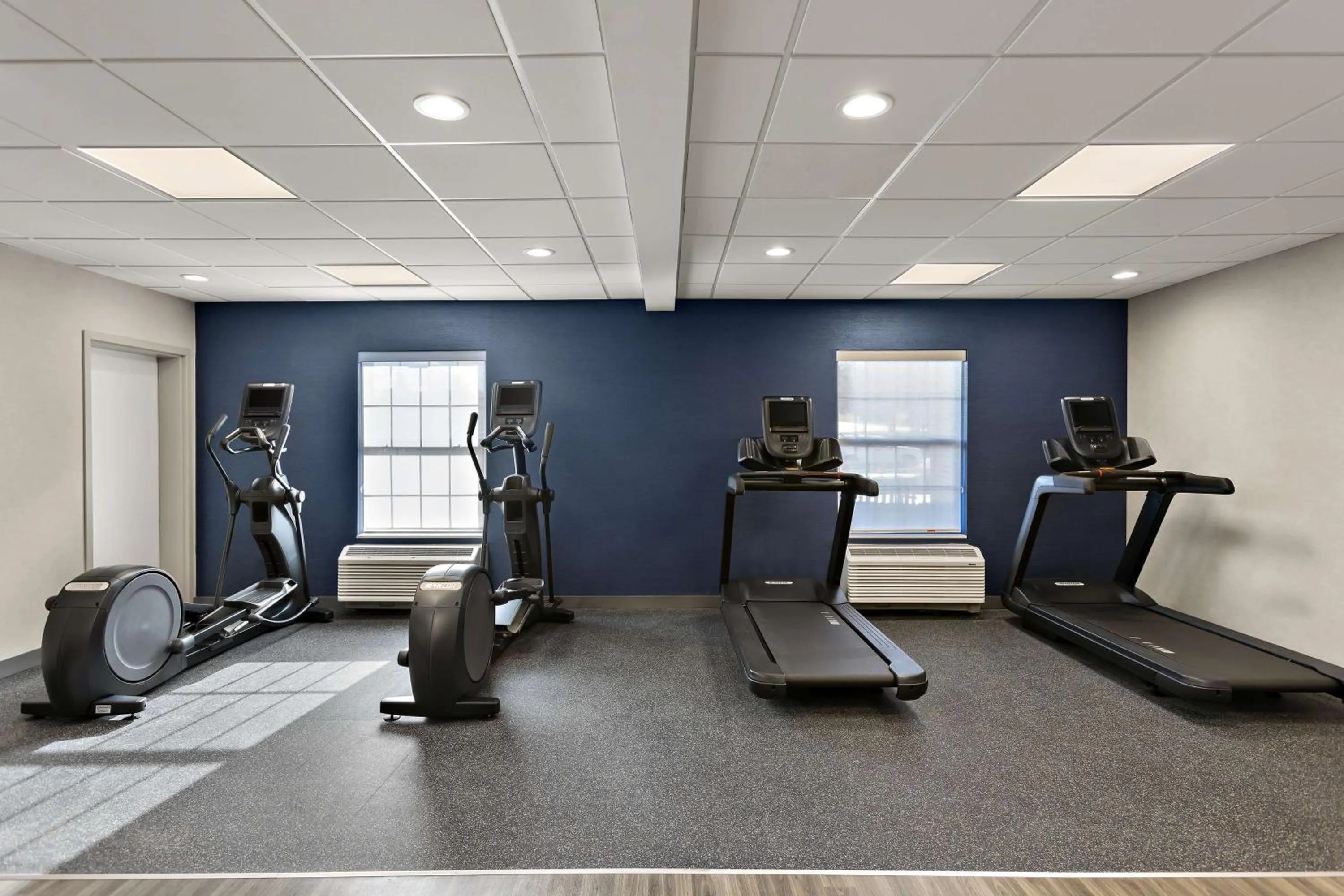 Fitness centre/facilities in Hampton Inn & Suites Petoskey