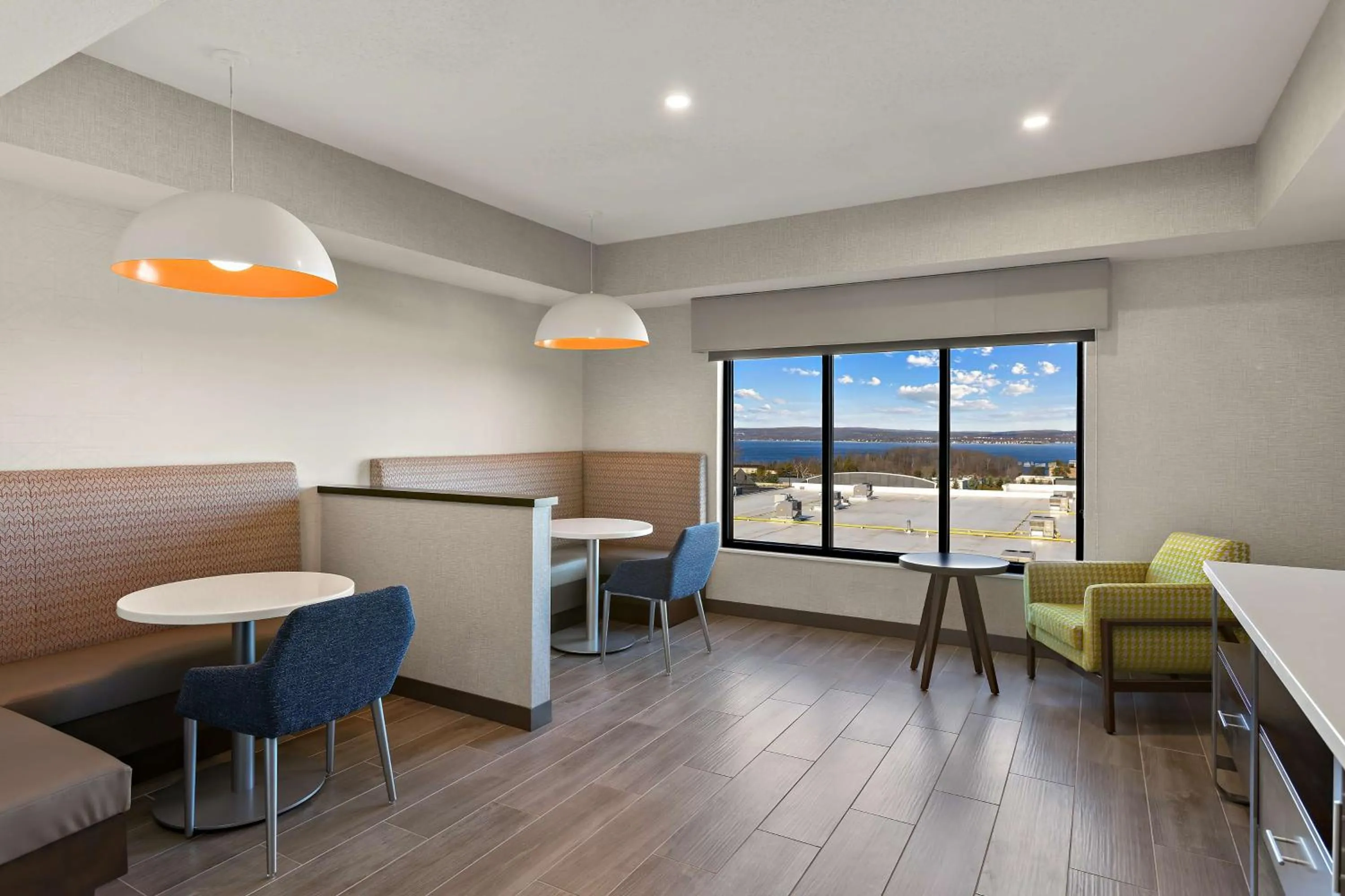 Breakfast in Hampton Inn & Suites Petoskey