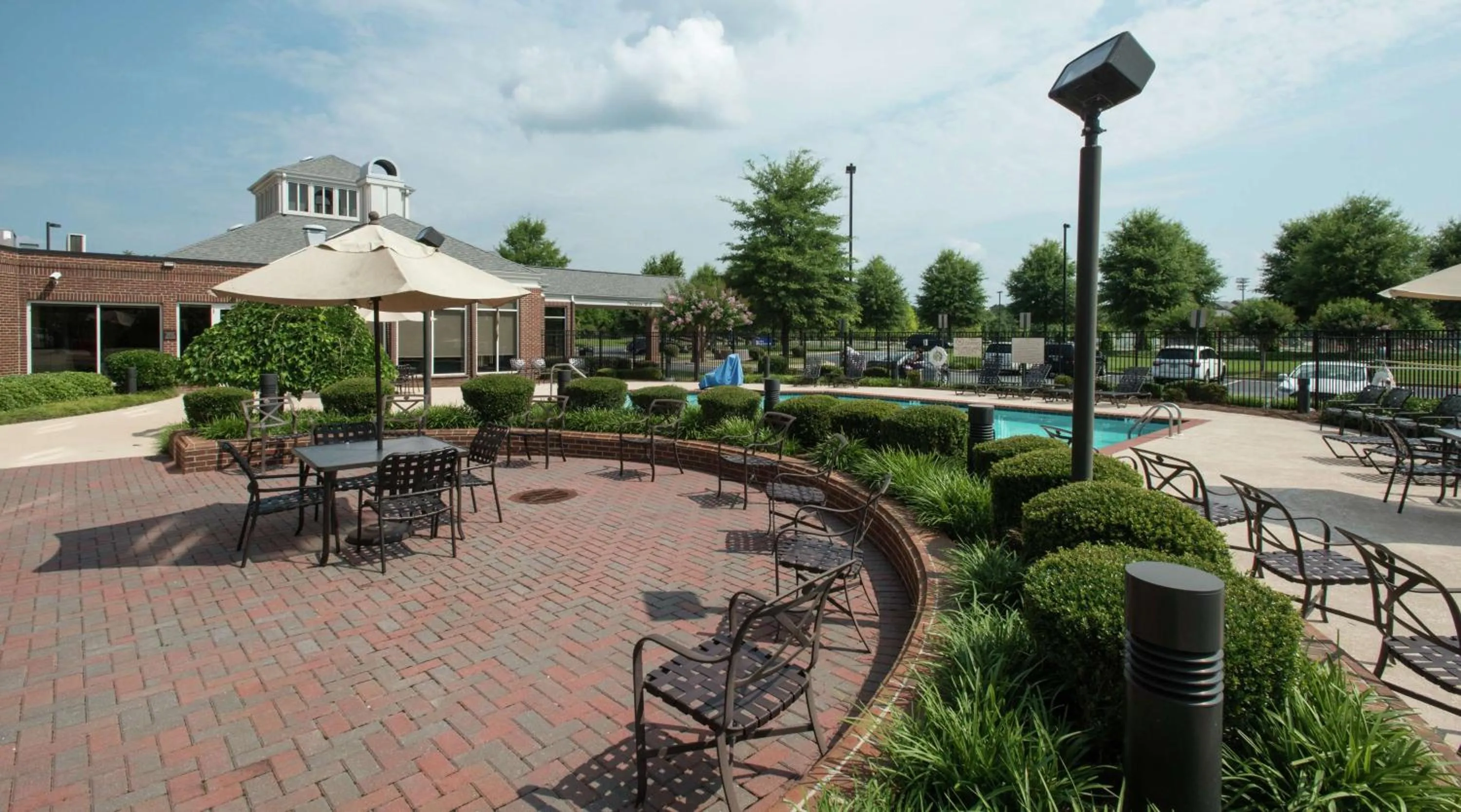 Patio in Hilton Garden Inn Macon/Mercer University