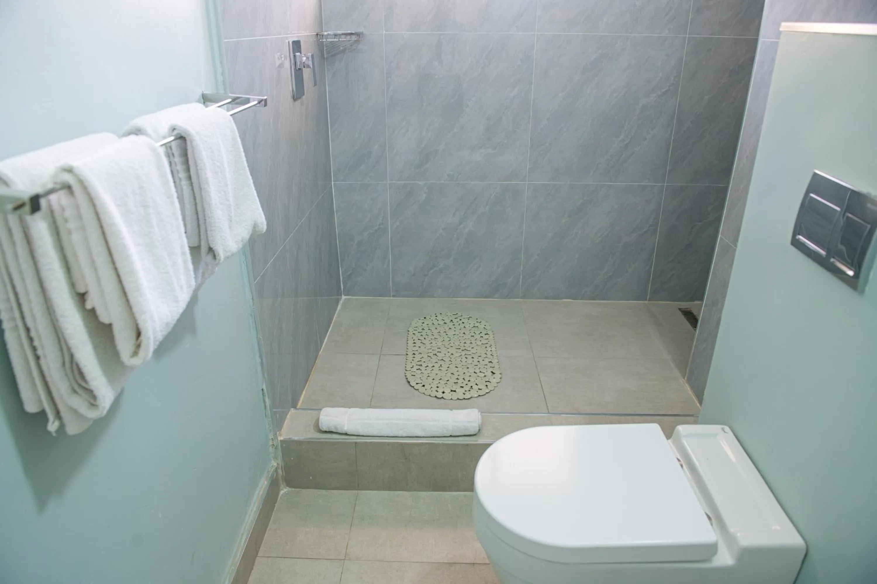 New Ambassador Hotel