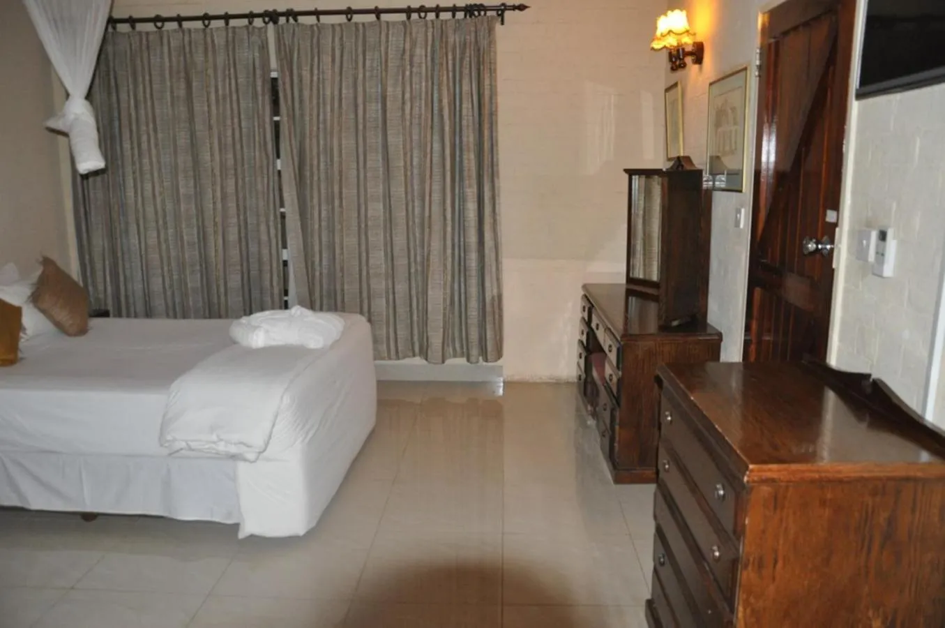 Bedroom, Bed in Kadoma Hotel & Conference Centre