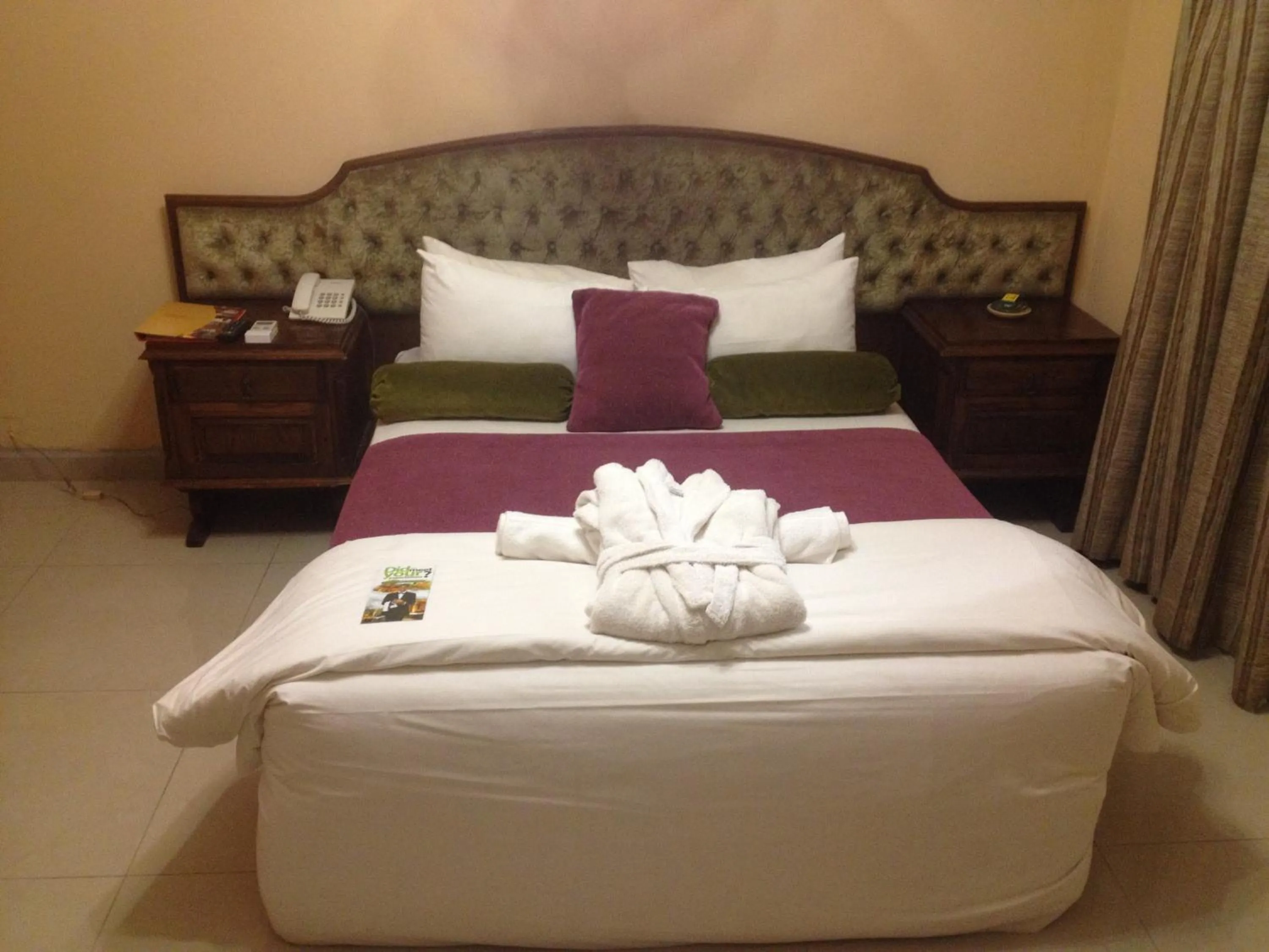Bed in Kadoma Hotel & Conference Centre
