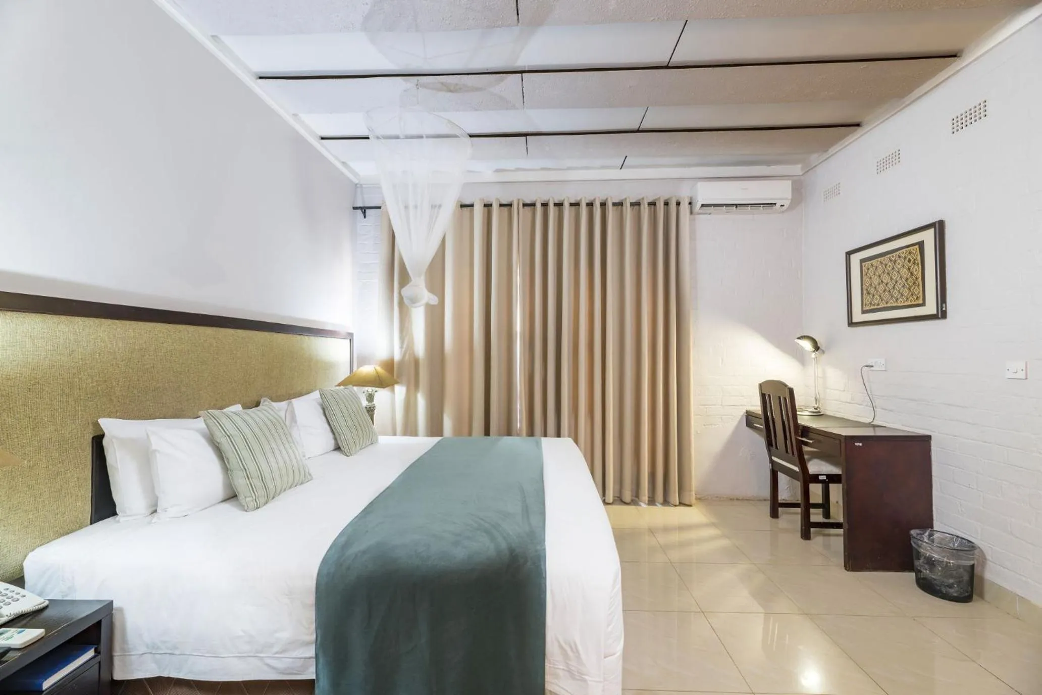 Bed in Kadoma Hotel & Conference Centre