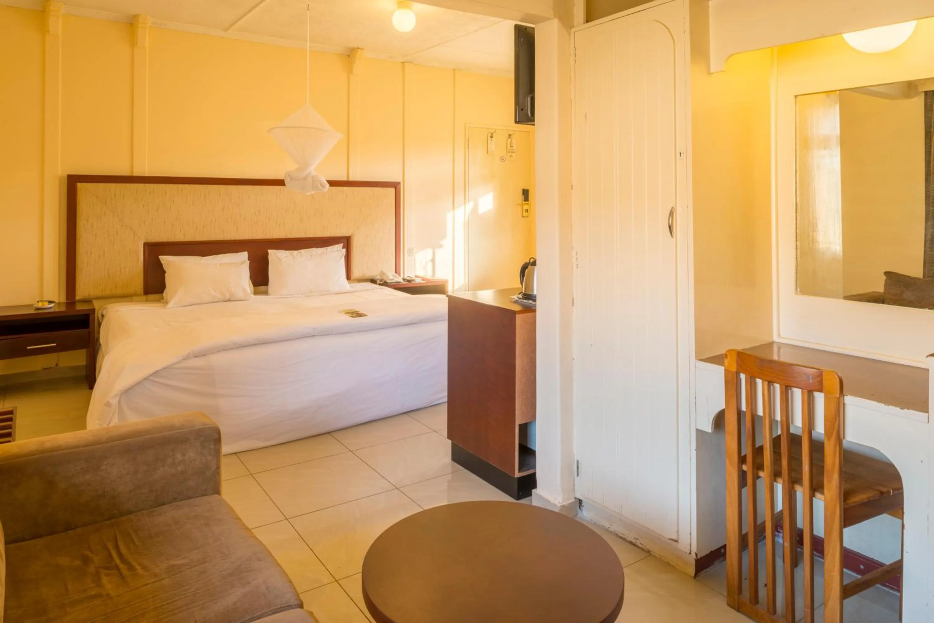 Bed in Kadoma Hotel & Conference Centre