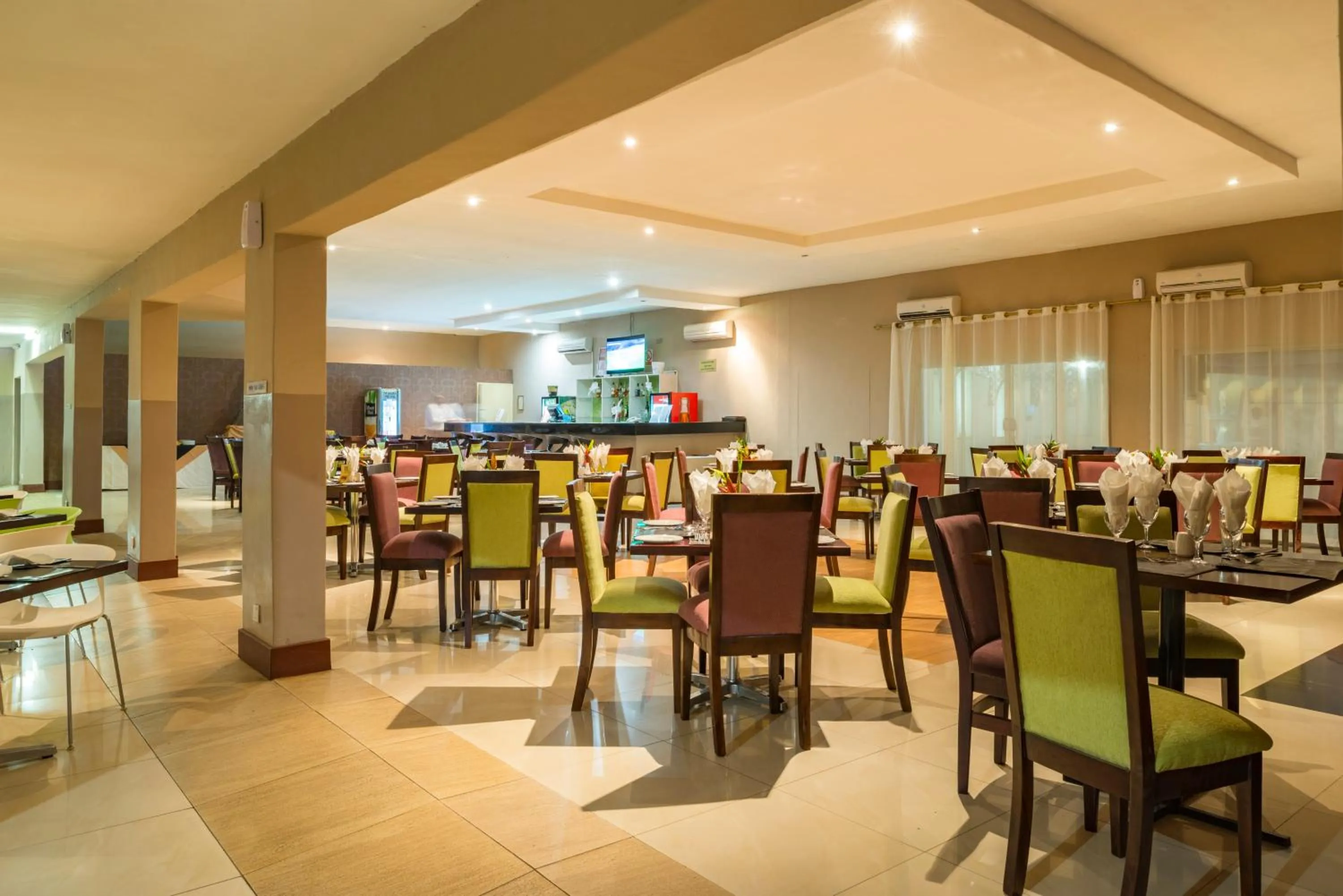 Restaurant/places to eat in Kadoma Hotel & Conference Centre