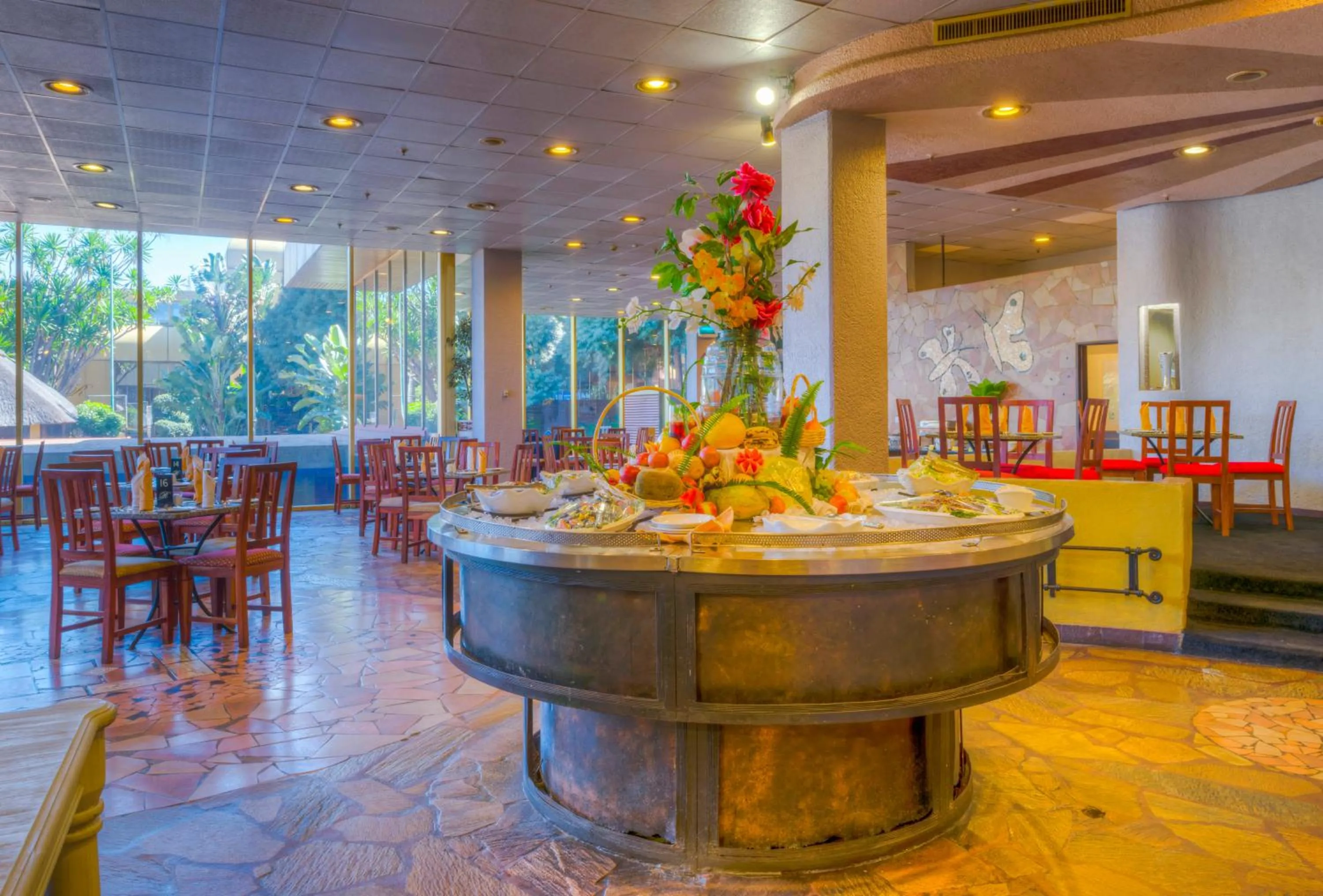 Restaurant/places to eat in Rainbow Towers Hotel & Conference Centre