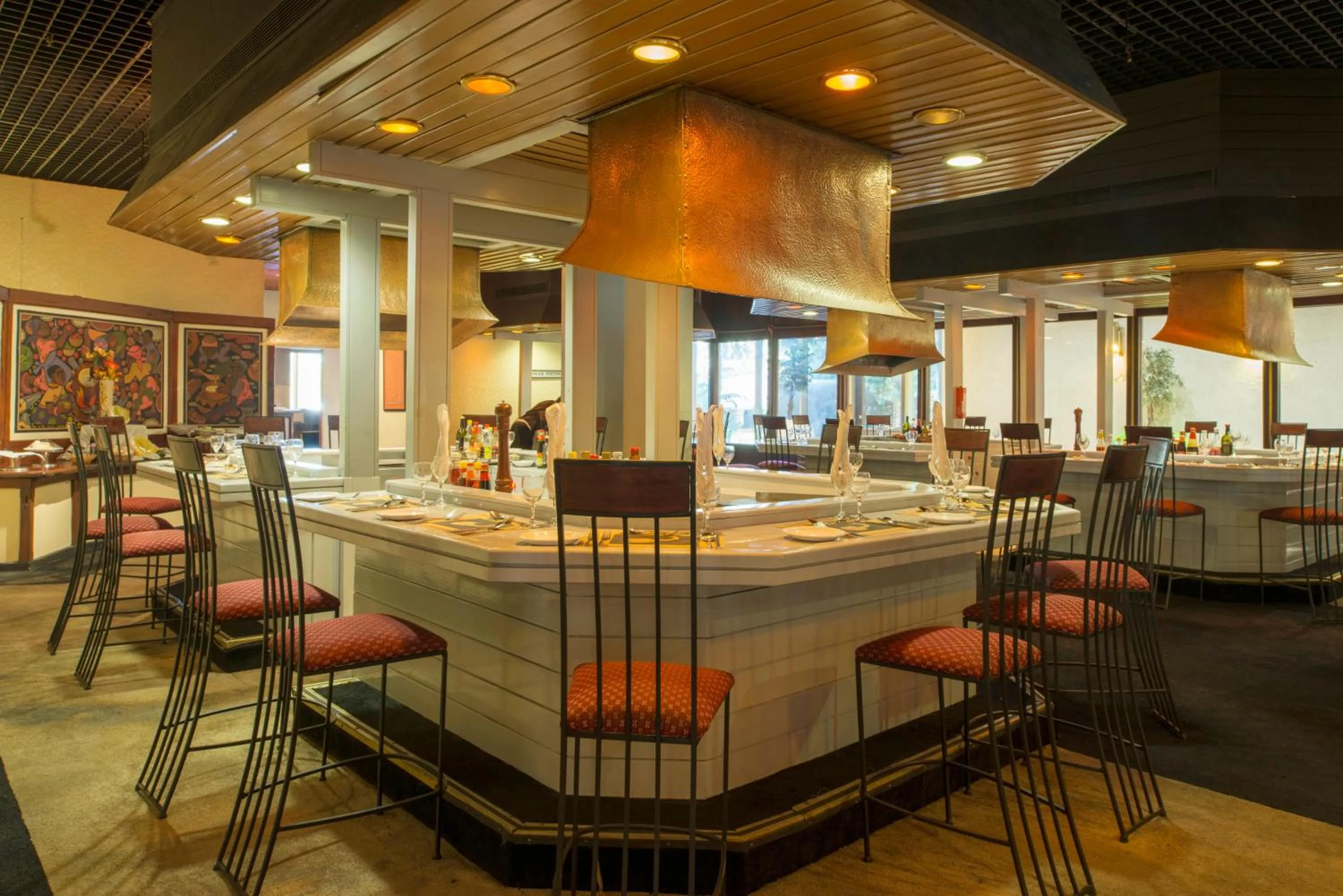 Restaurant/places to eat in Rainbow Towers Hotel & Conference Centre