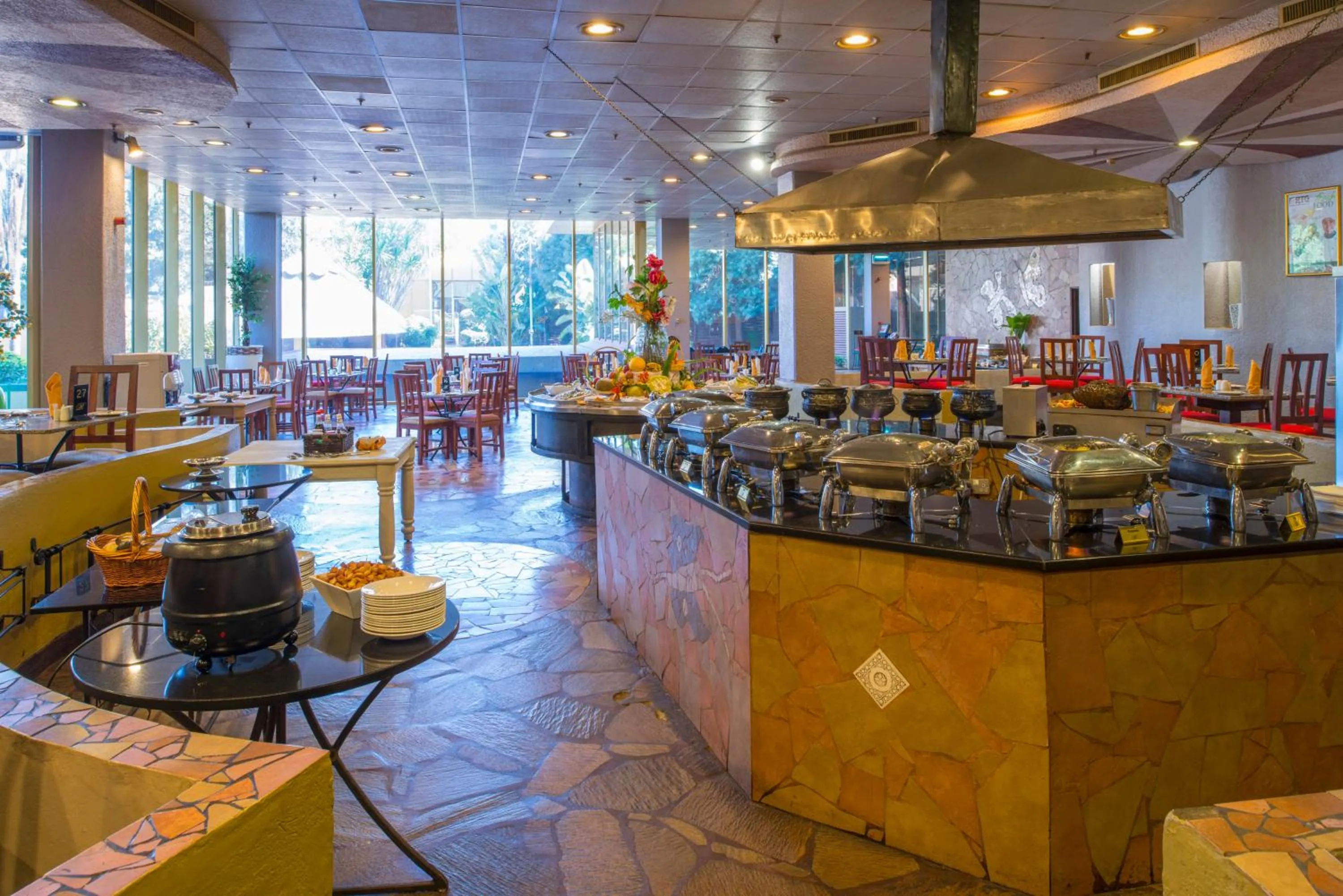 Restaurant/places to eat in Rainbow Towers Hotel & Conference Centre