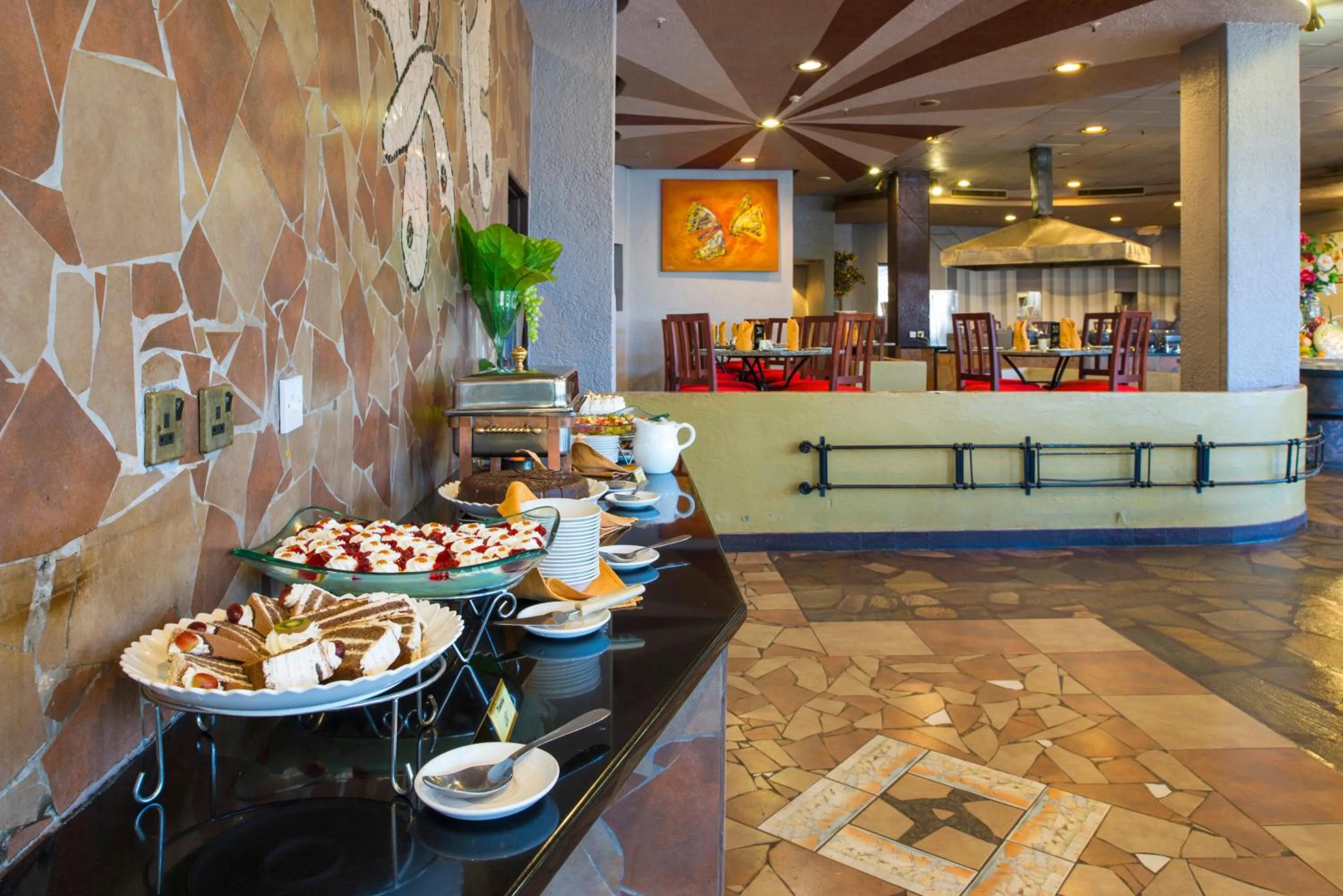 Restaurant/places to eat in Rainbow Towers Hotel & Conference Centre