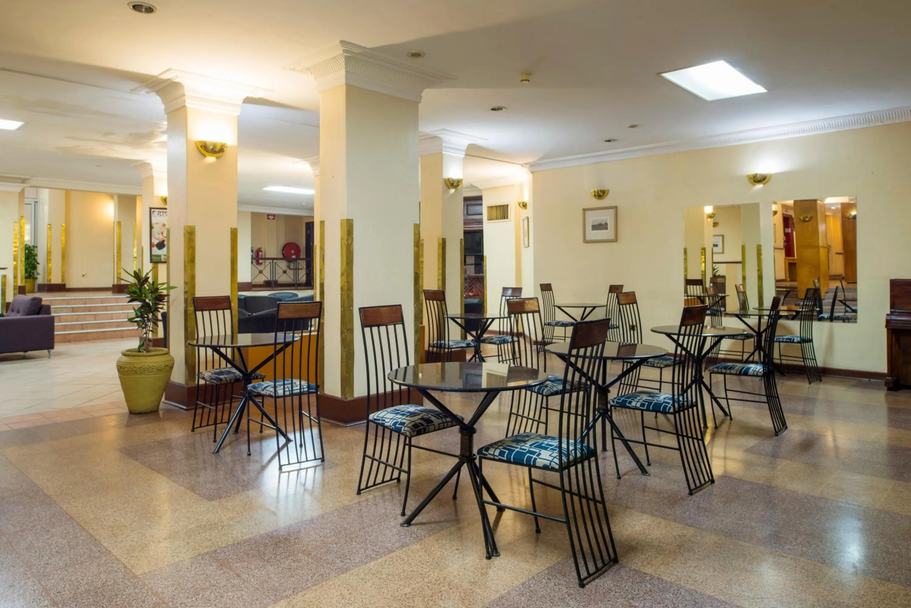 Coffee/tea facilities in Rainbow Towers Hotel & Conference Centre