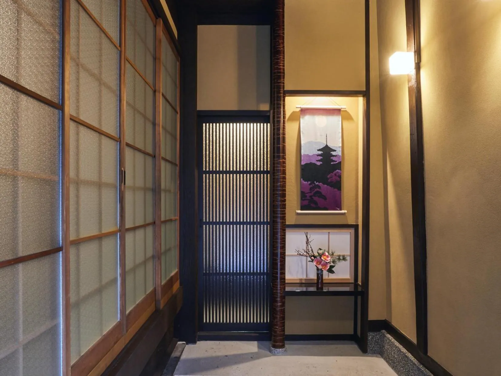 Decorative detail in Rinn Kujofujinoki West