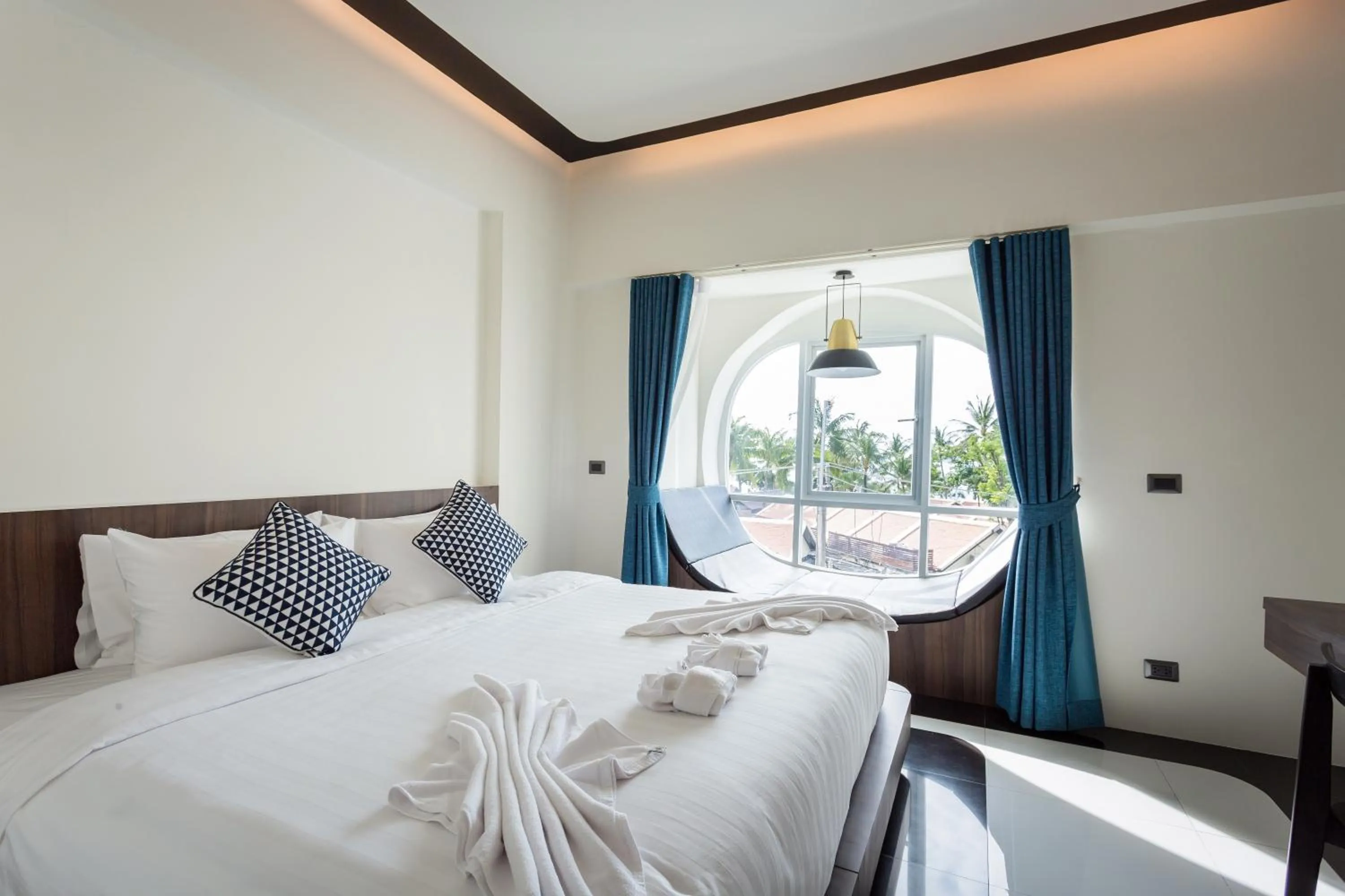 Bed in BearPacker Patong Hostel