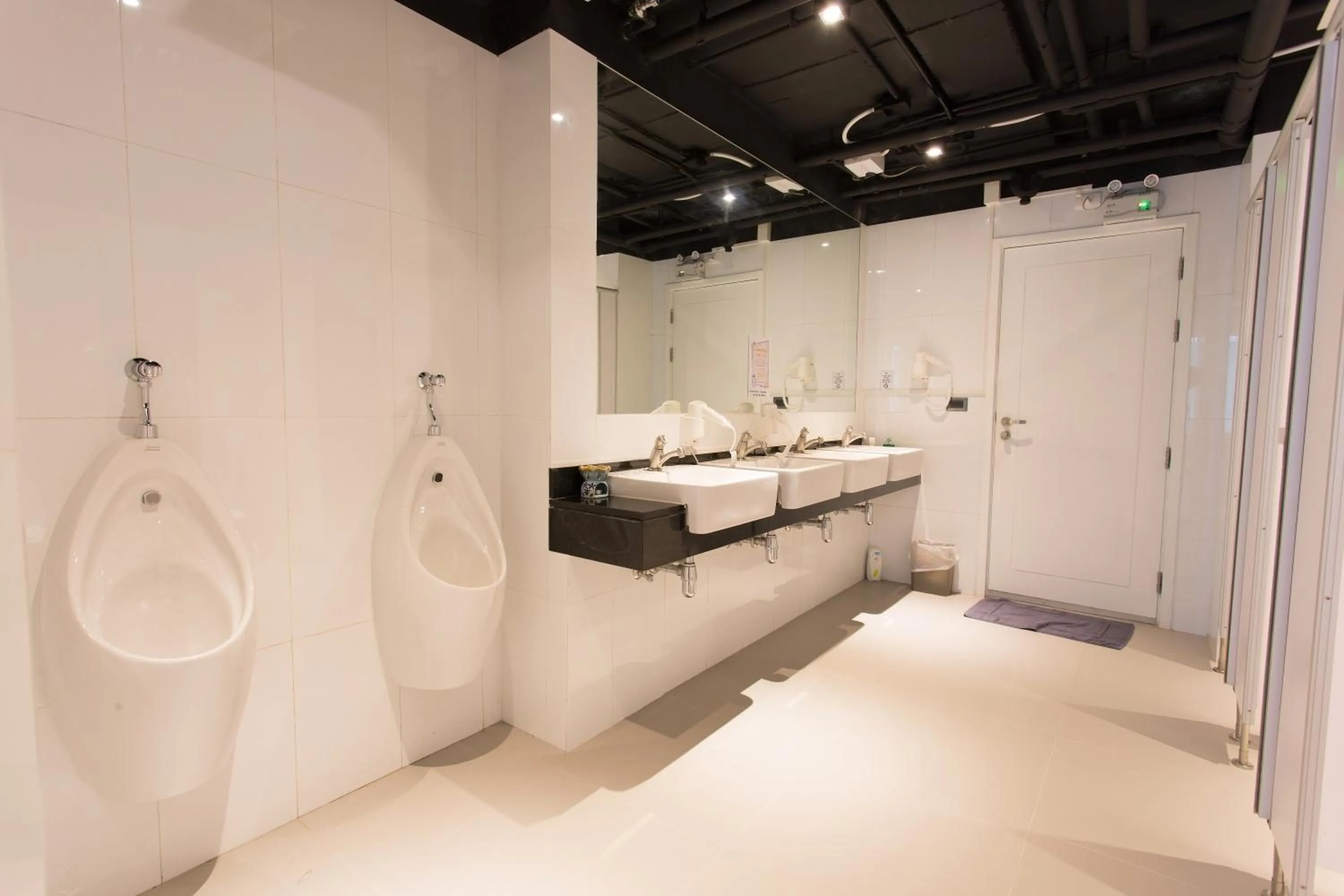 BearPacker Patong Hostel