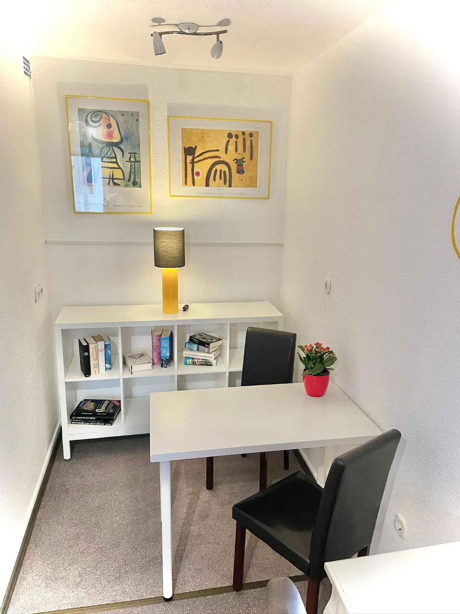 Seating area in Hotel Tusculum