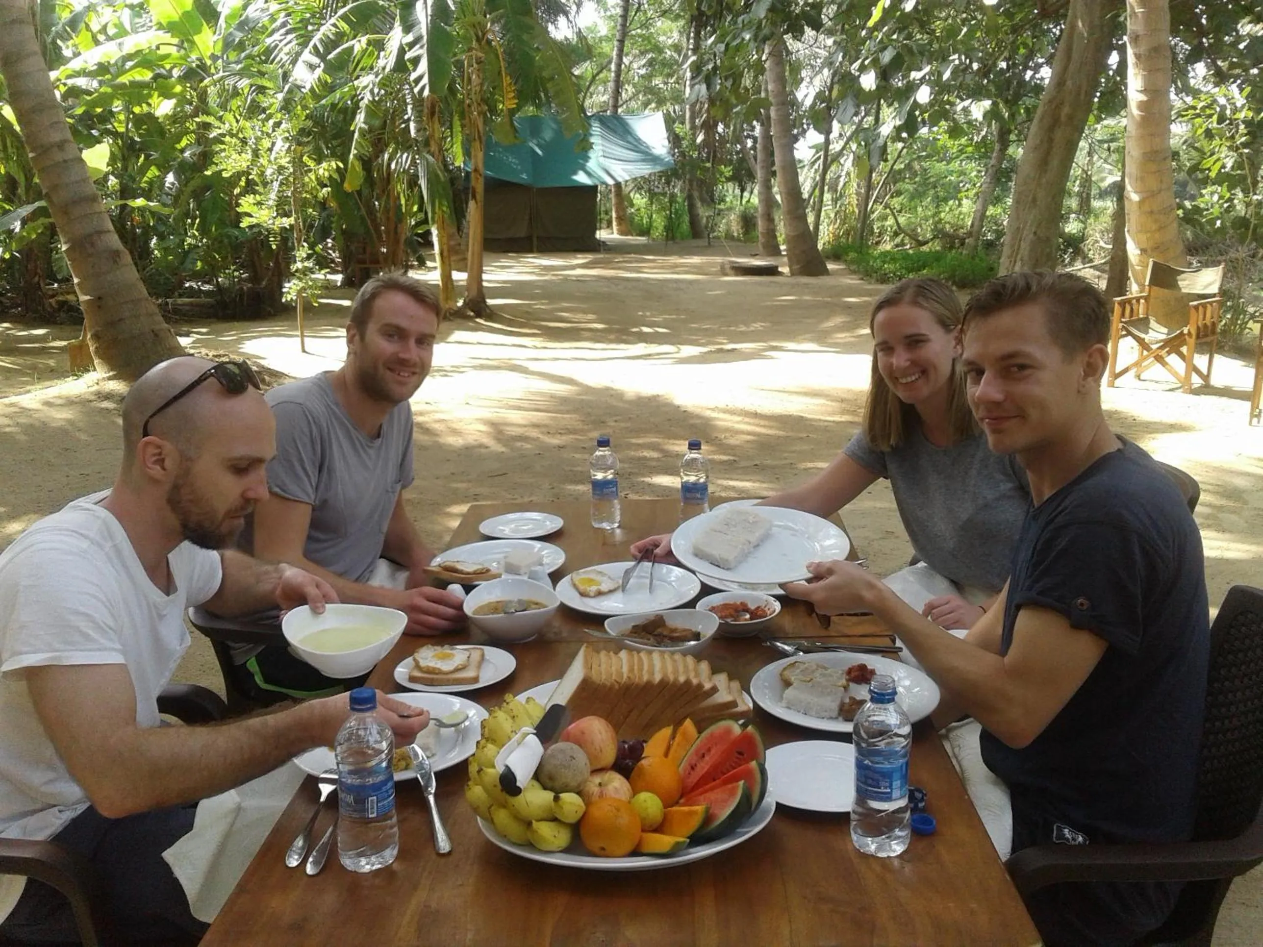 group of guests in Makulu Safari Camping