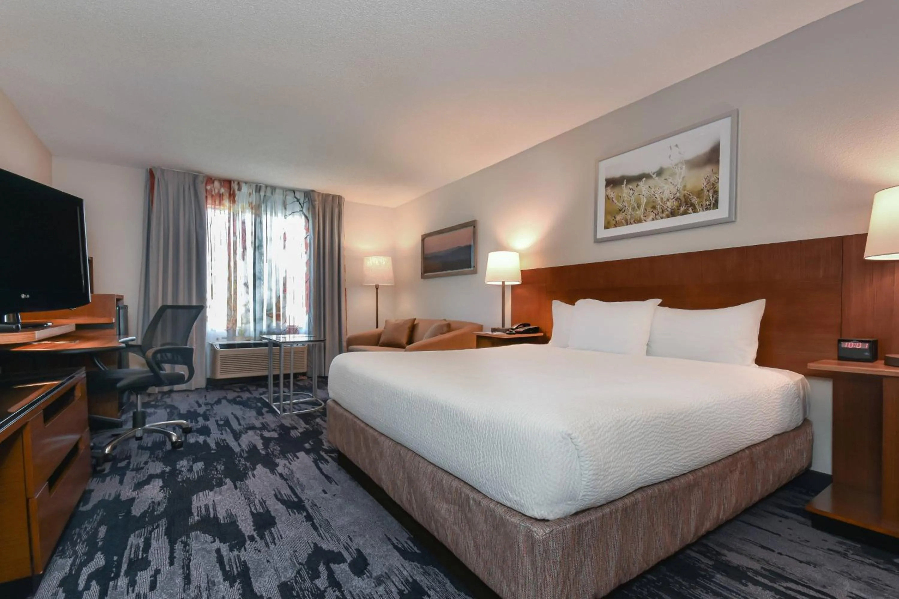 Photo of the whole room, Bed in Fairfield by Marriott Inn & Suites Columbia Harbison