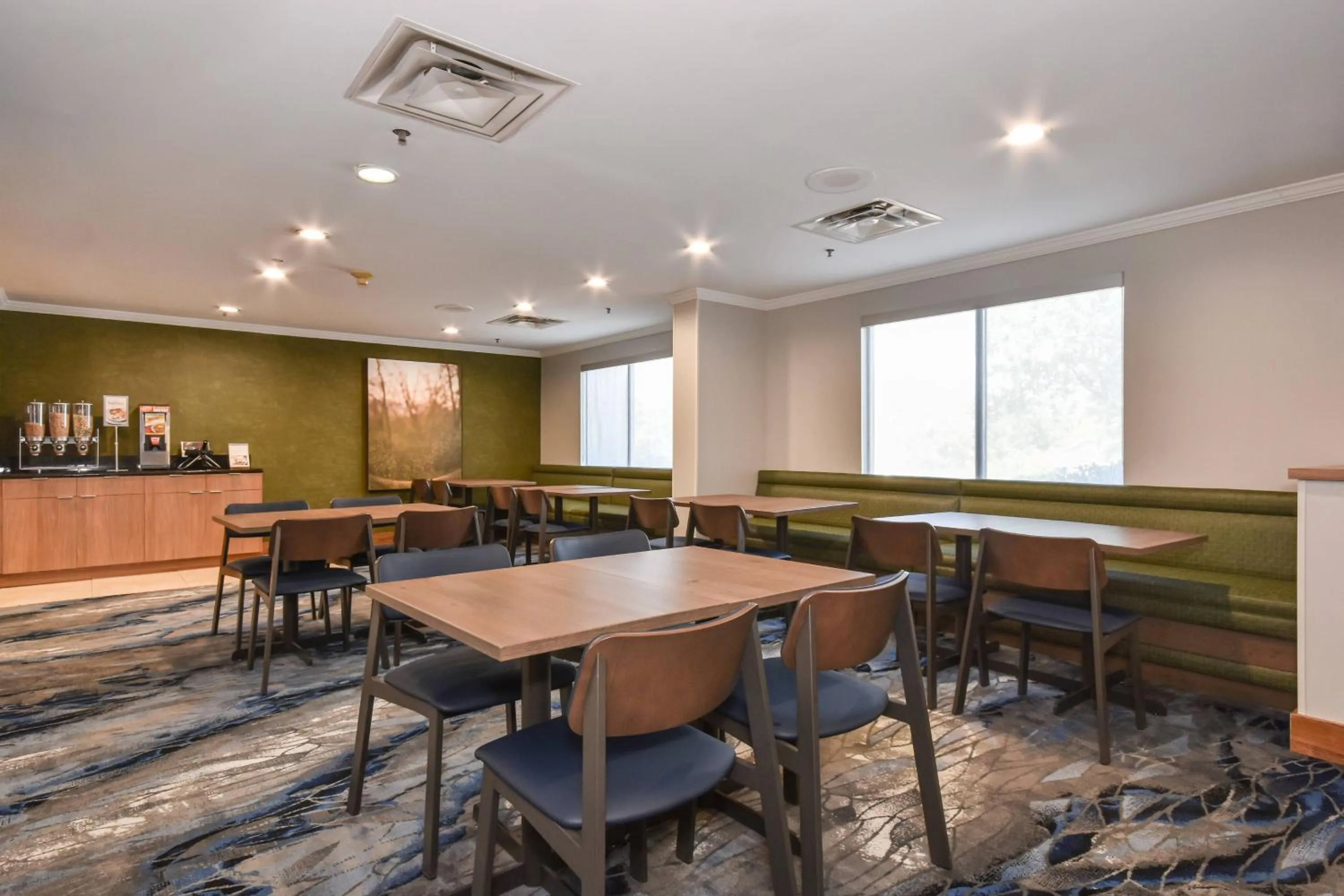 Breakfast in Fairfield by Marriott Inn & Suites Columbia Harbison