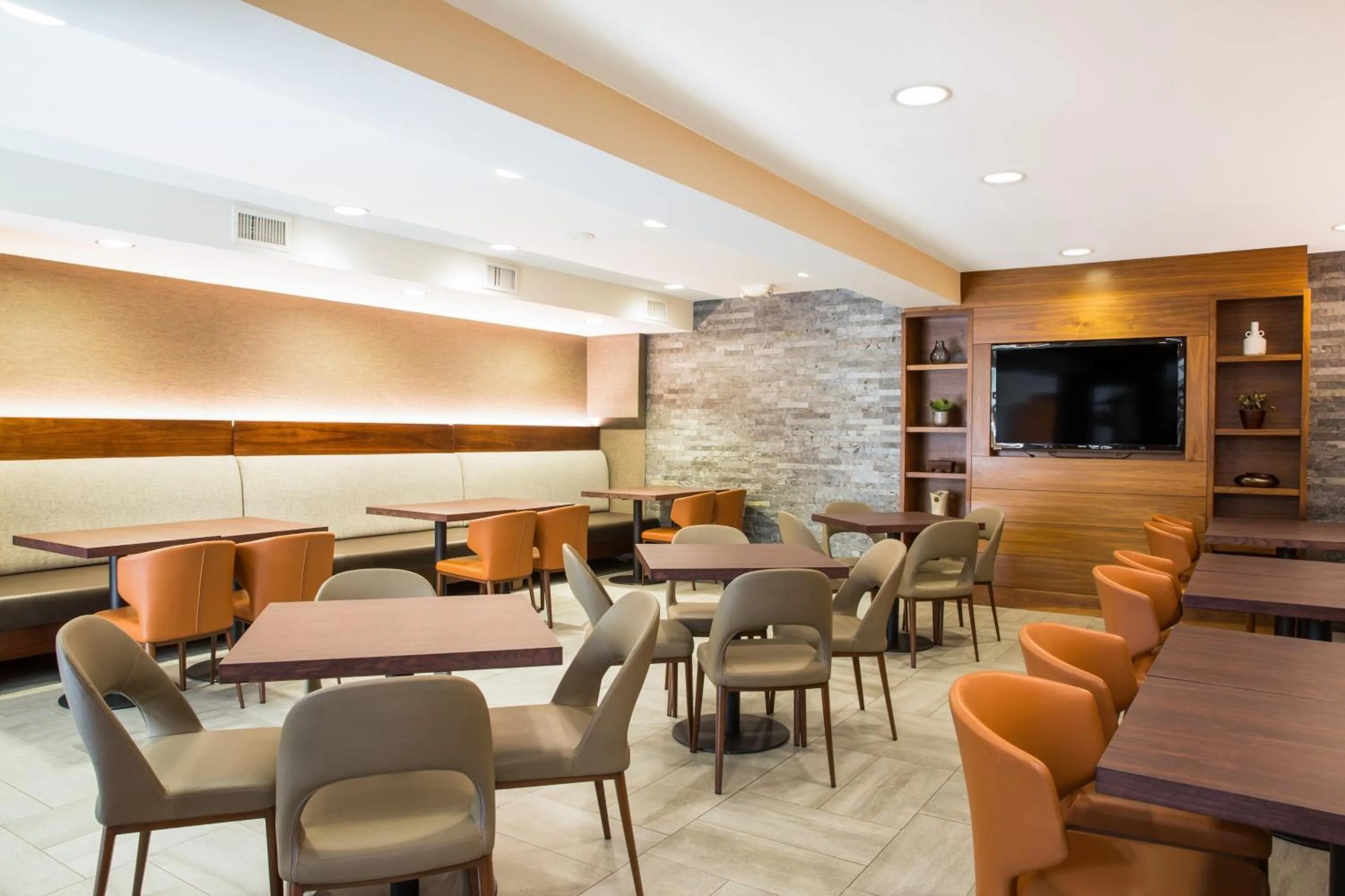 Restaurant/places to eat in Four Points by Sheraton Downtown Seattle Center