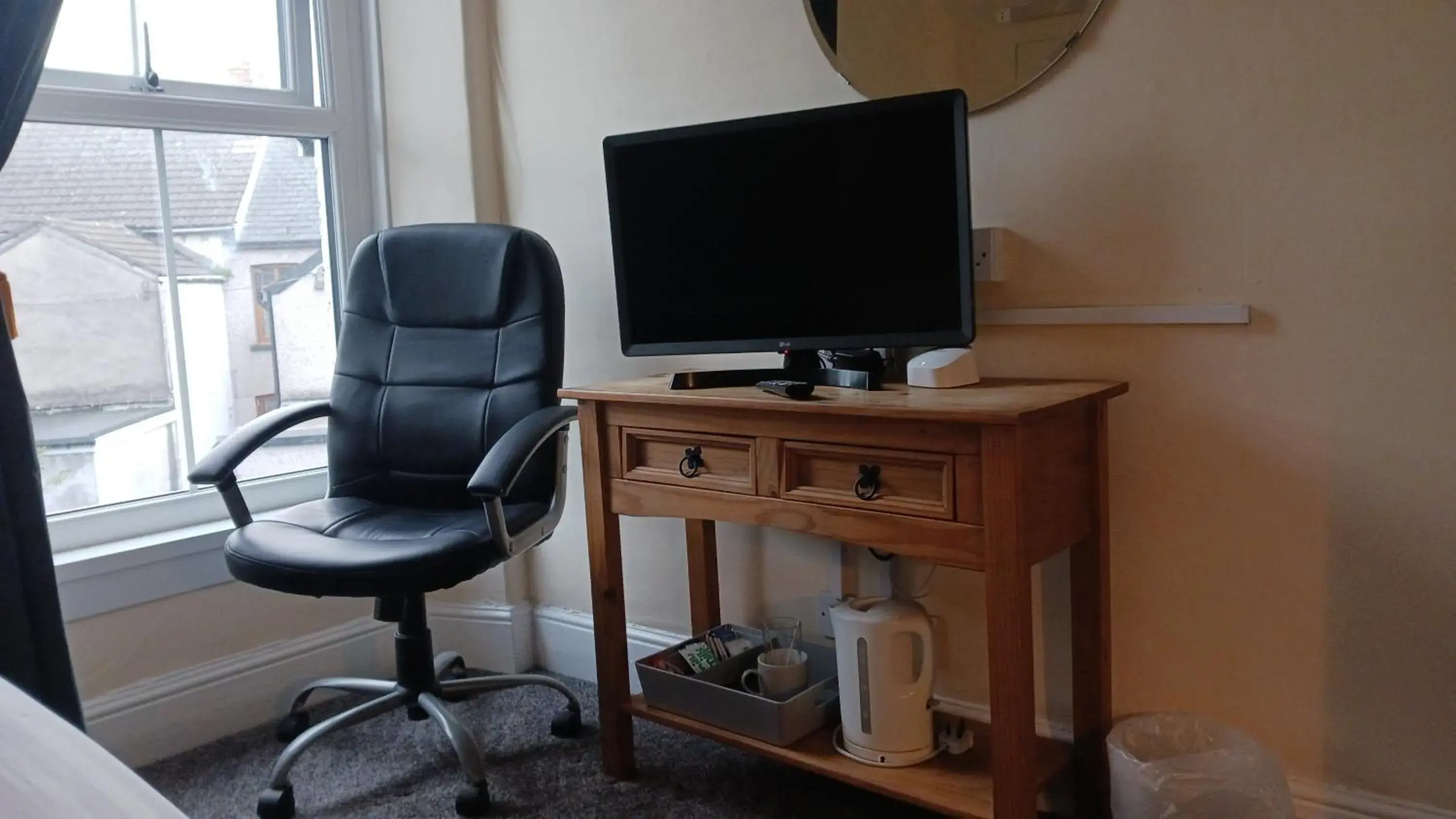 Standard Single Room with Shared Bathroom - single occupancy in Mair's Standard Single Room with Shared Bathroom - single occupancy in Mair's