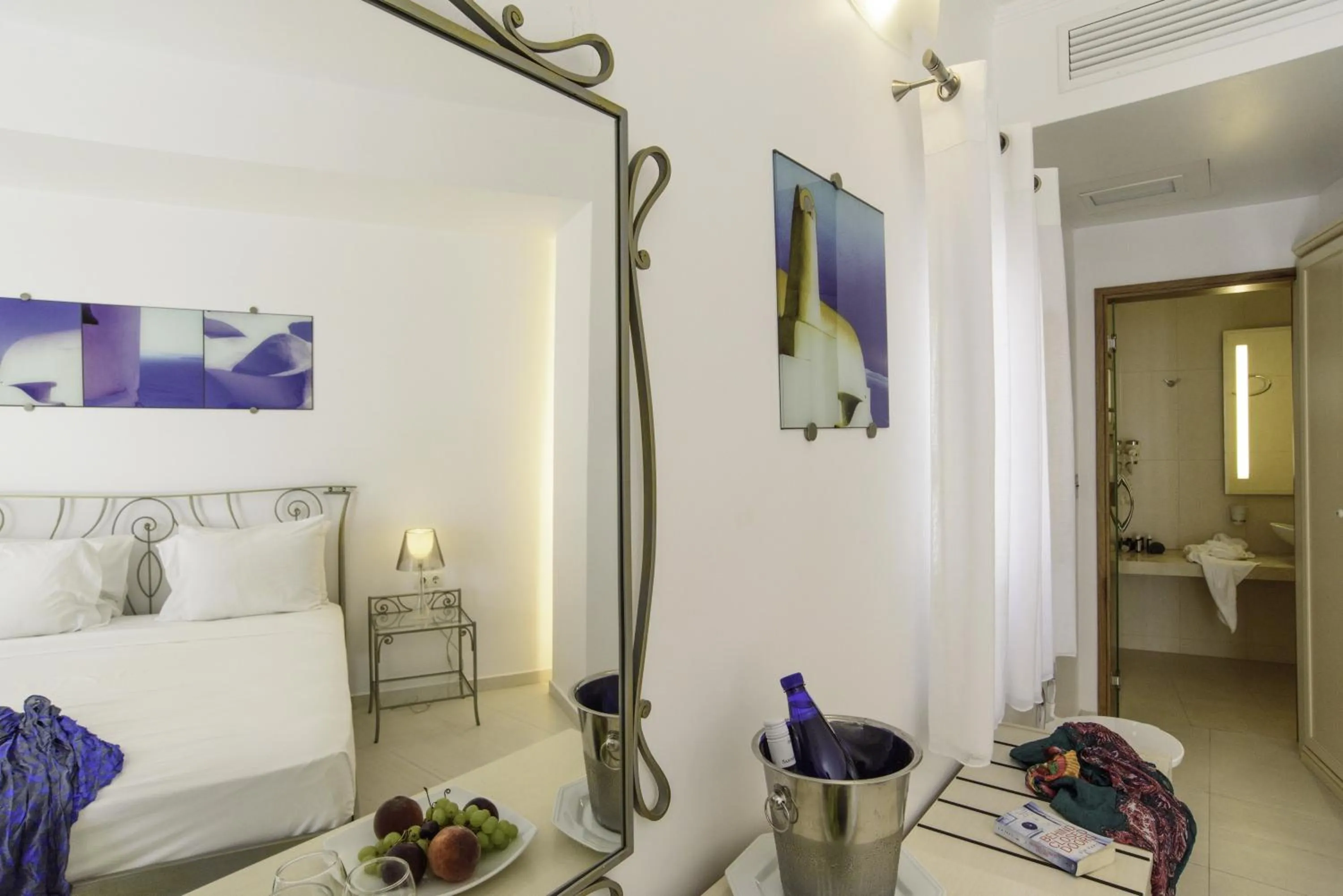 Decorative detail, Bed in La Mer Deluxe Hotel & Spa