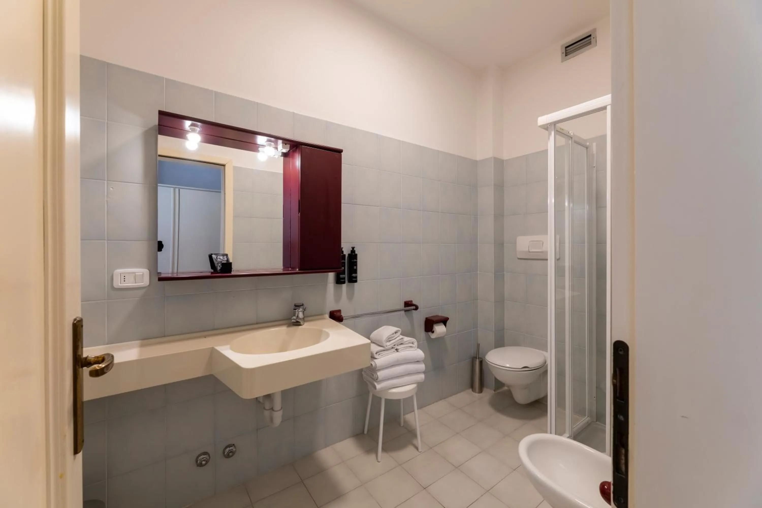 Bathroom in Hi Hotels Riva del Garda