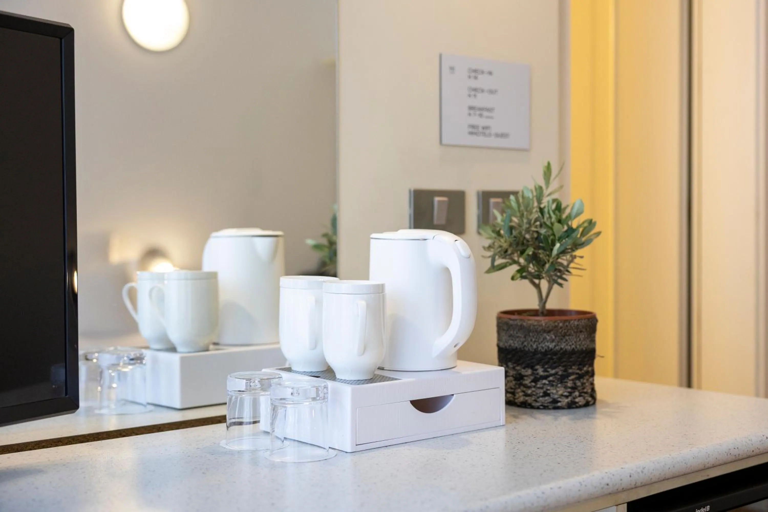 Coffee/tea facilities in Hi Hotels Riva del Garda