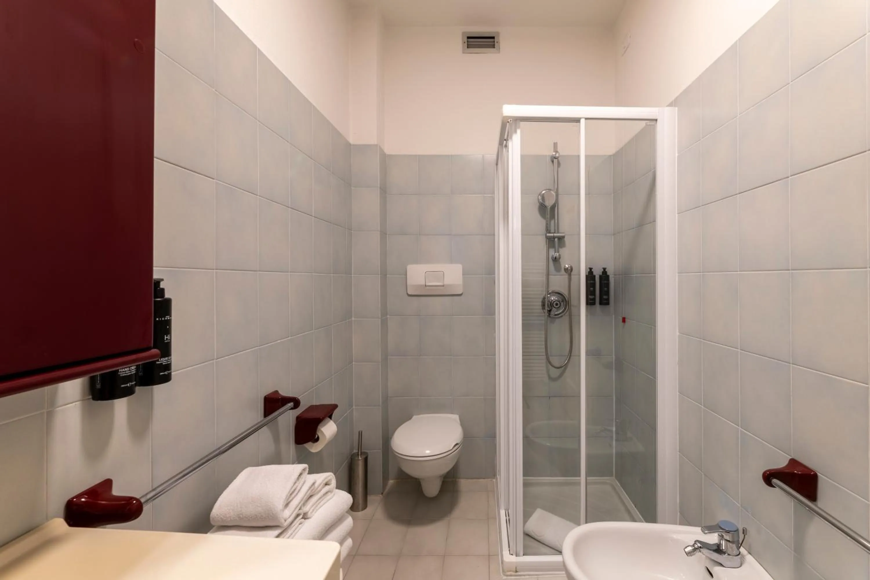 Bathroom in Hi Hotels Riva del Garda