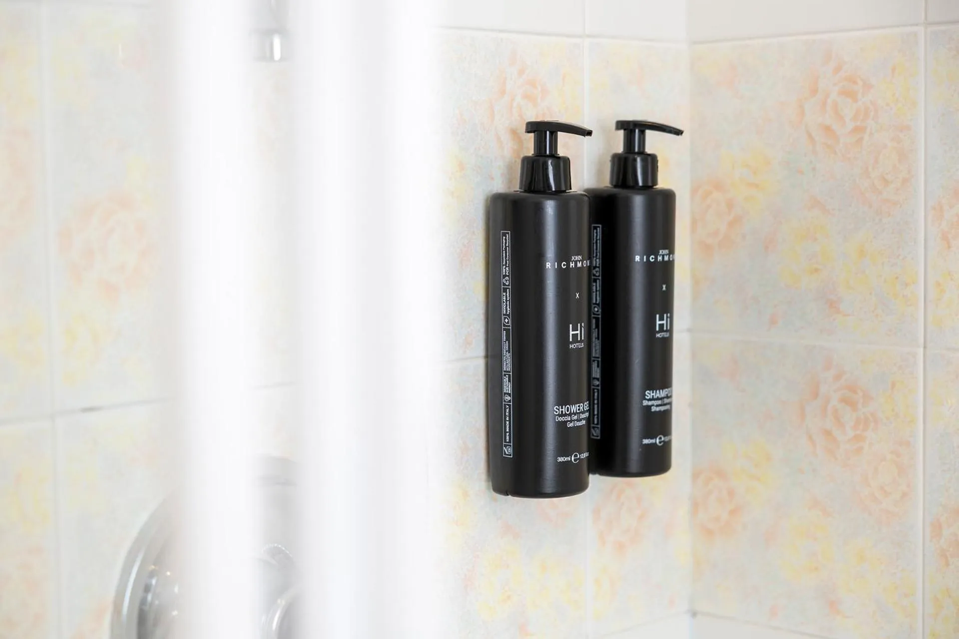 Bathroom in Hi Hotels Riva del Garda