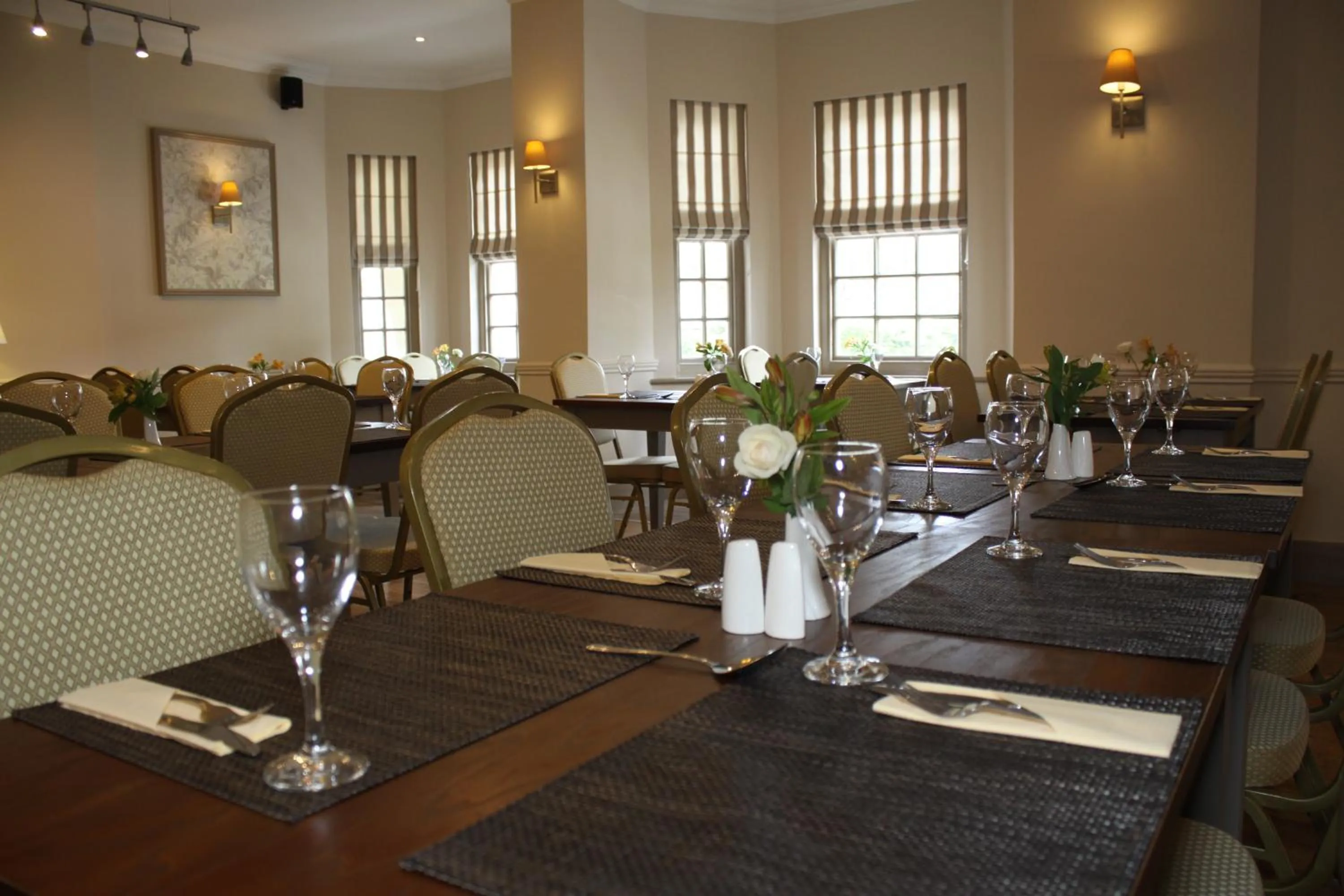 Restaurant/places to eat in Gwesty Nanhoron Arms Hotel