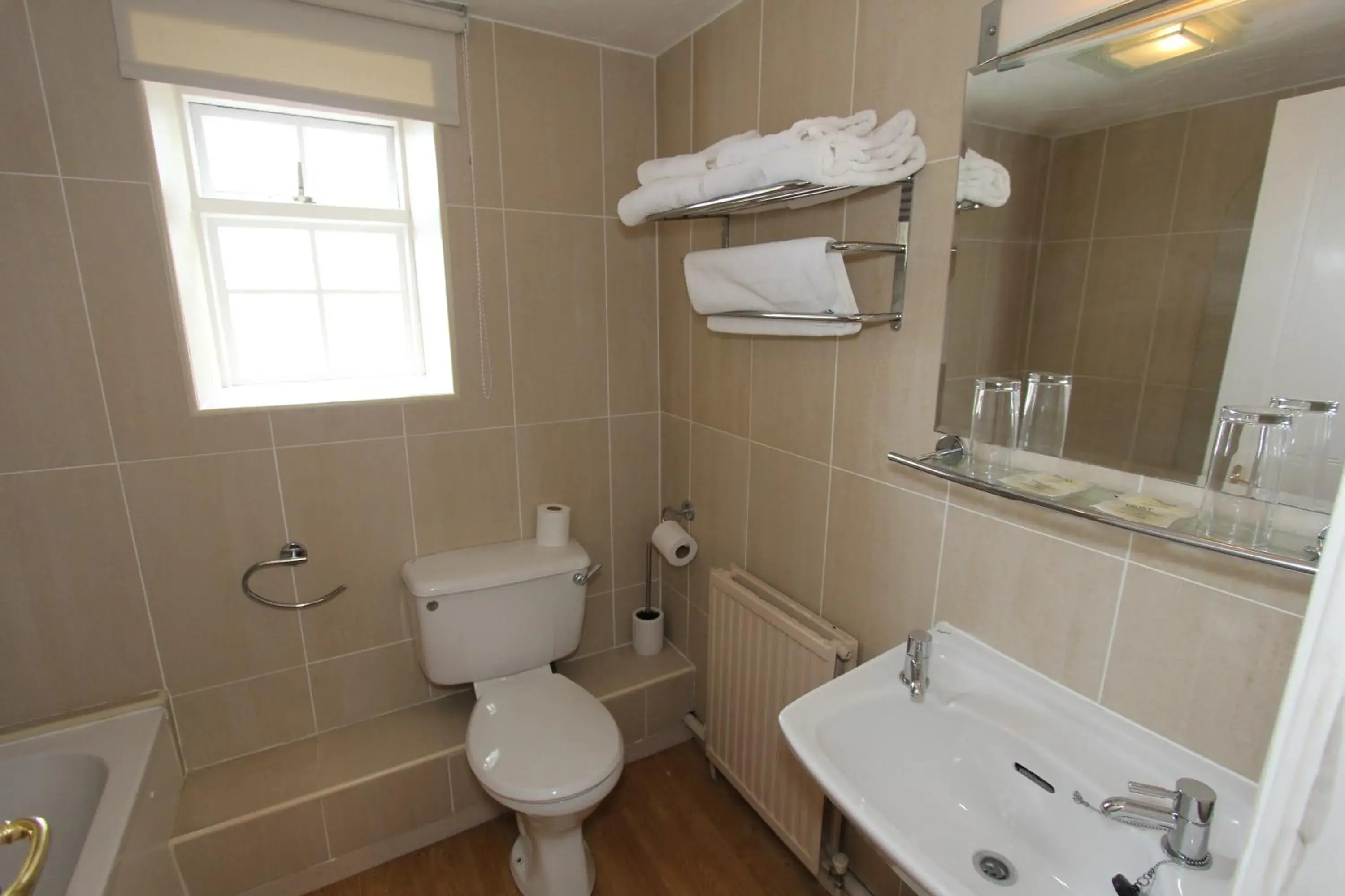Double or Twin Room with Private Bathroom in Gwesty Nanhoron Arms Hotel Double or Twin Room with Private Bathroom in Gwesty Nanhoron Arms Hotel