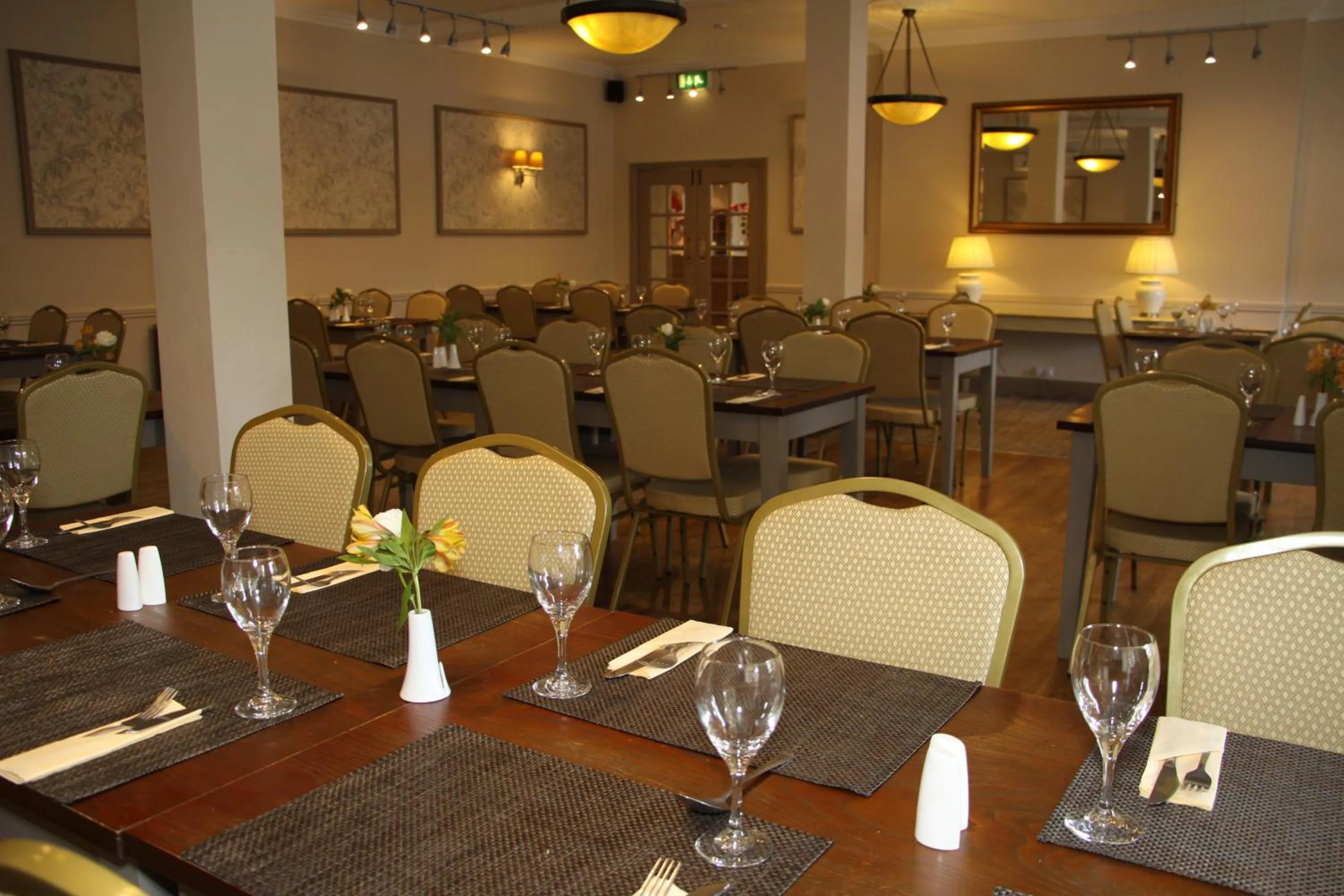 Restaurant/places to eat in Gwesty Nanhoron Arms Hotel